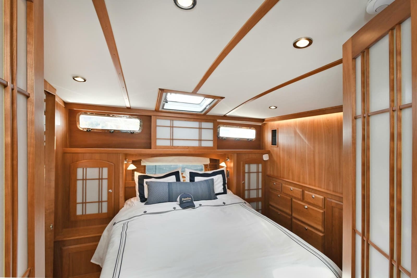 2021 Sabre 48 Salon Express - Photo 109