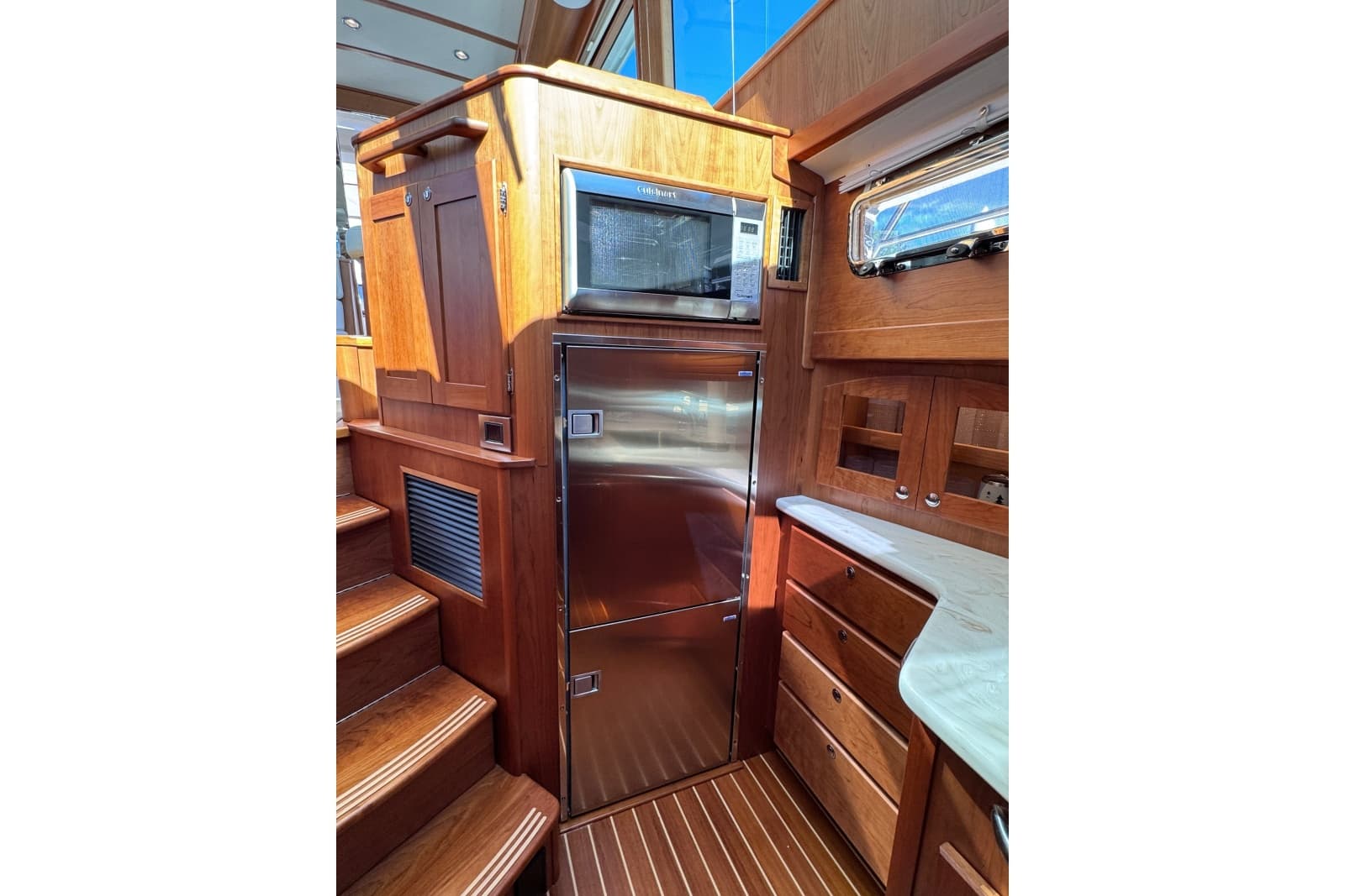 2024 Sabre 48 Salon Express - Photo 30