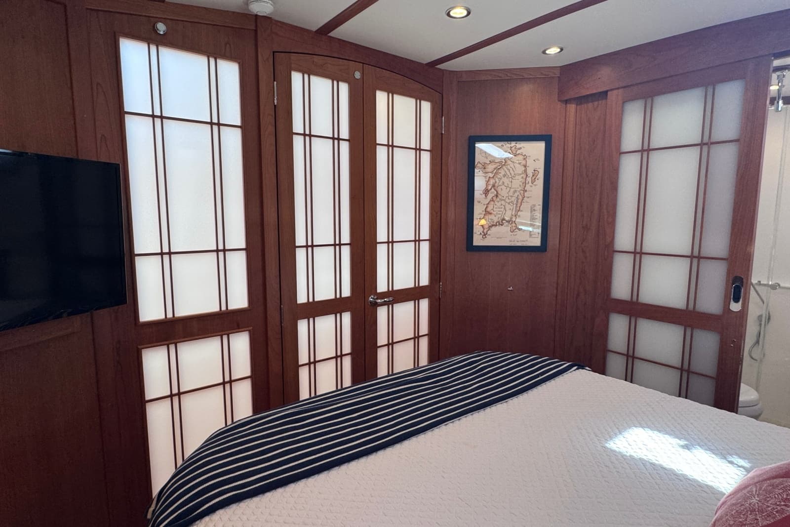 2024 Sabre 48 Salon Express - Photo 21