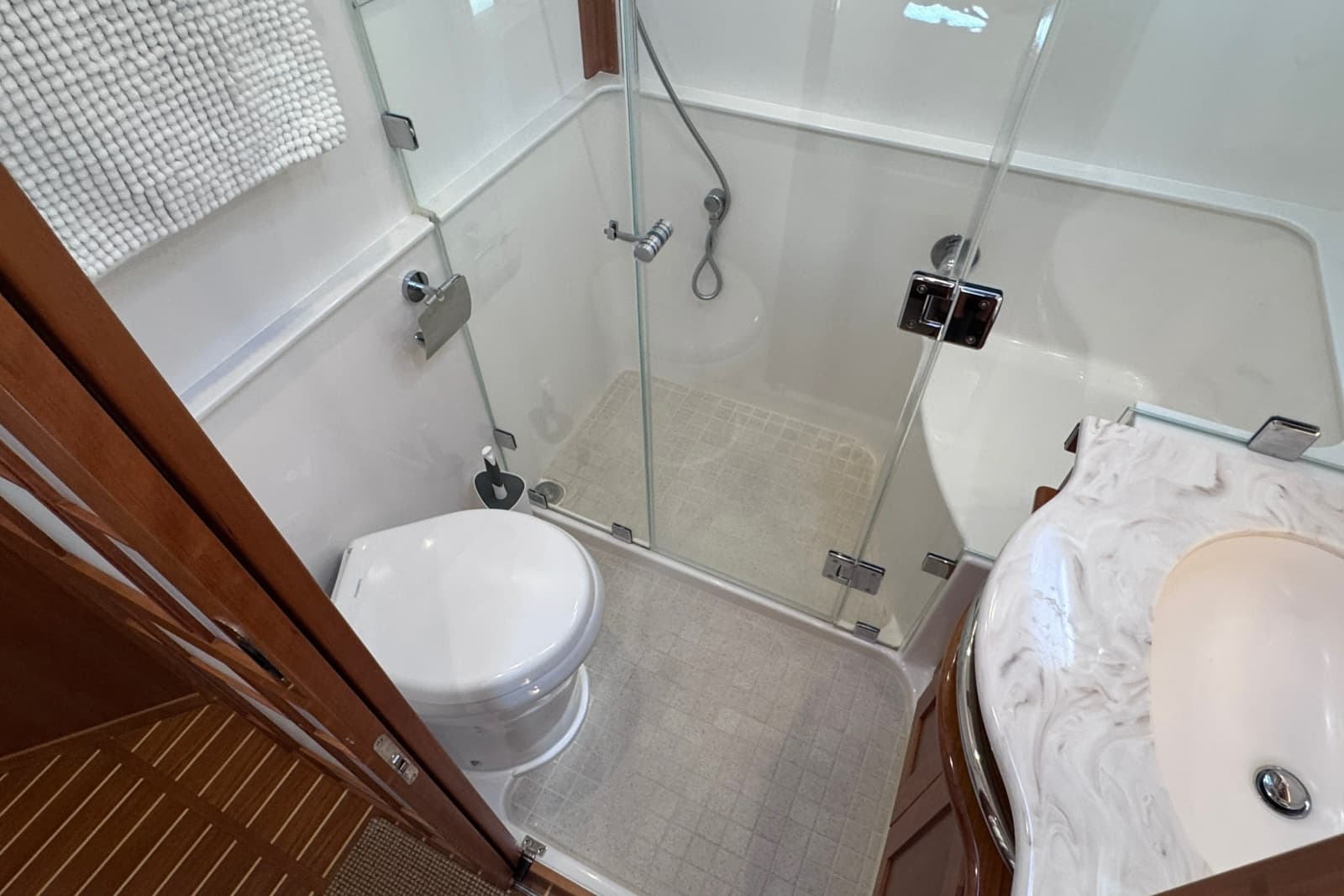2024 Sabre 48 Salon Express - Photo 24