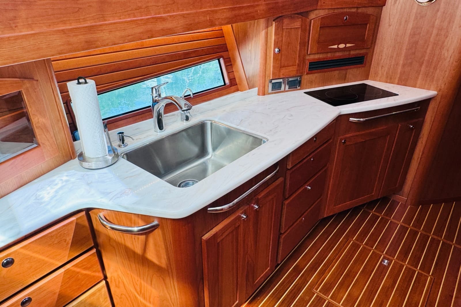 2024 Sabre 48 Salon Express - Photo 89