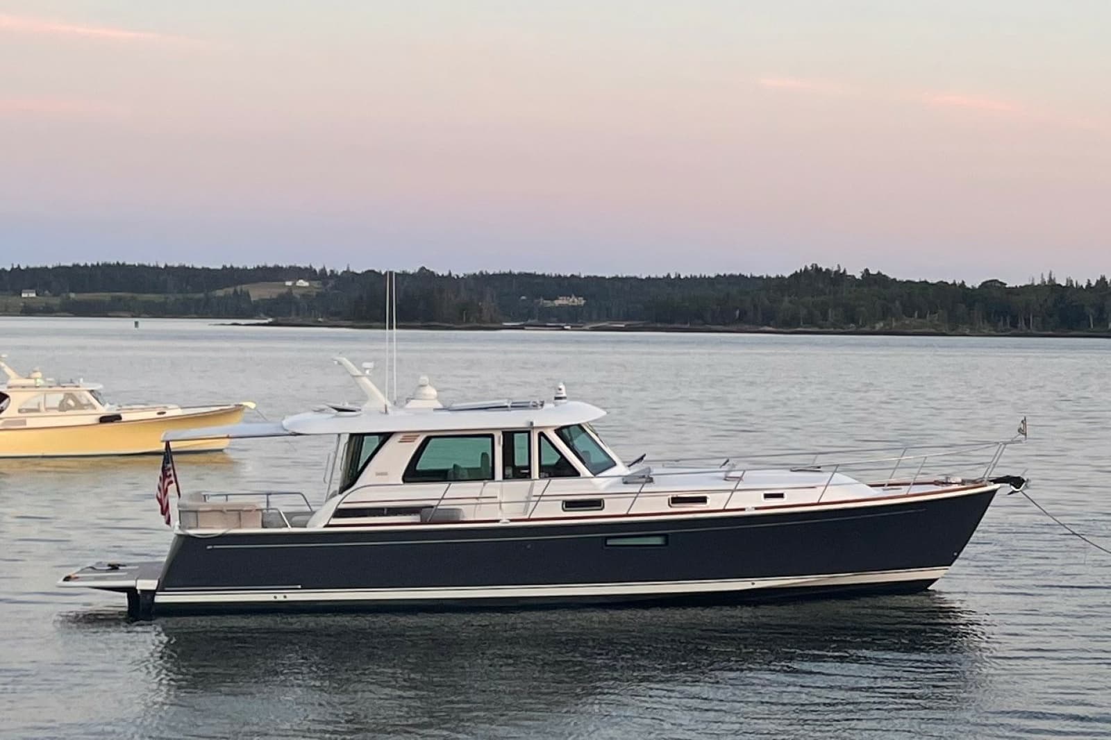 2024 Sabre 48 Salon Express - Photo 1