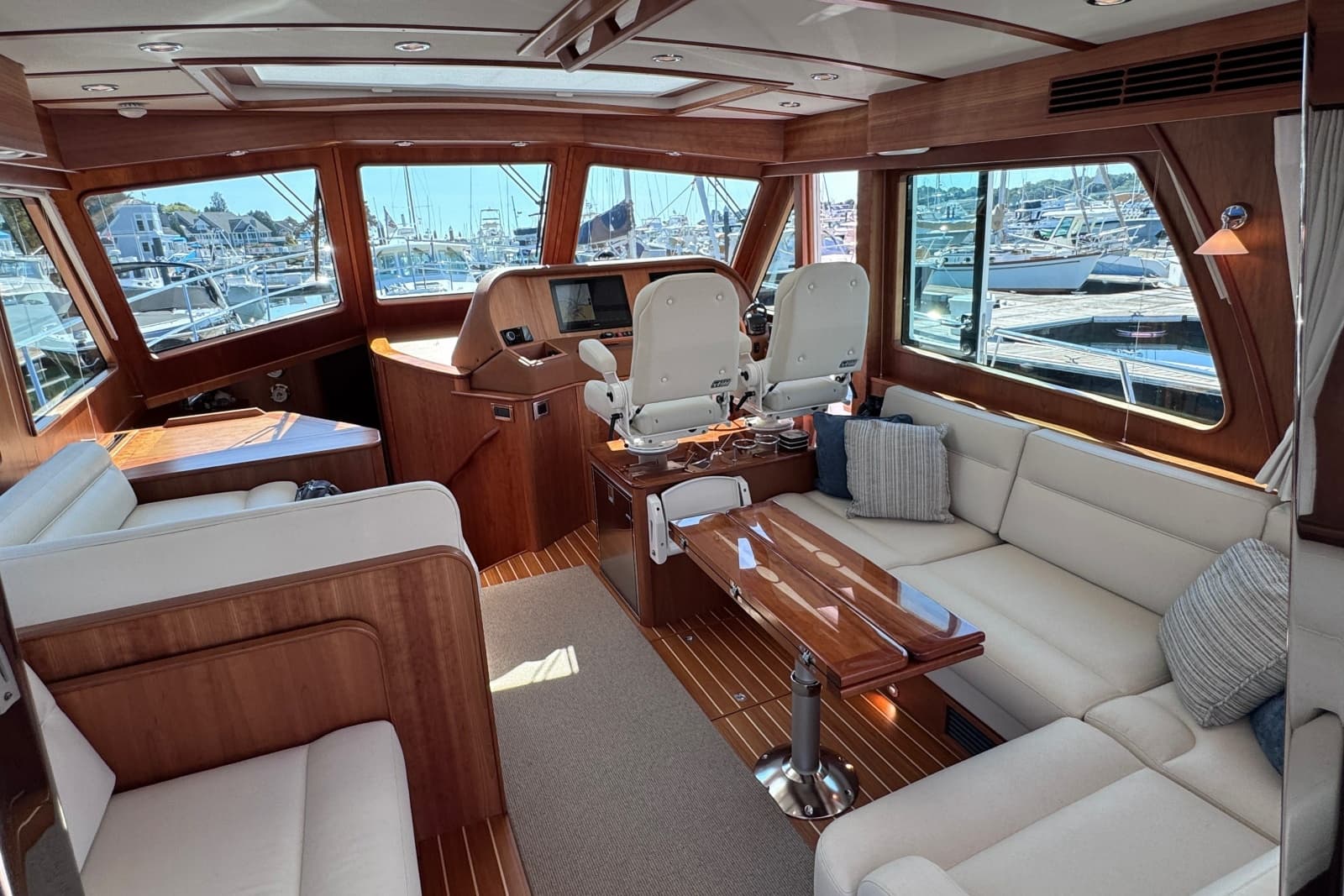 2024 Sabre 48 Salon Express - Photo 43