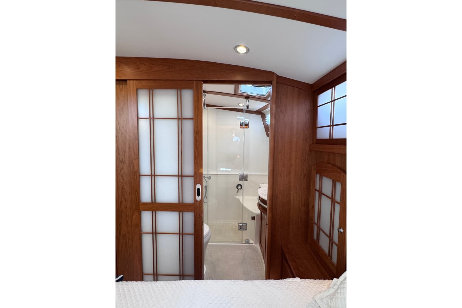 2024 Sabre 48 Salon Express - Photo 29