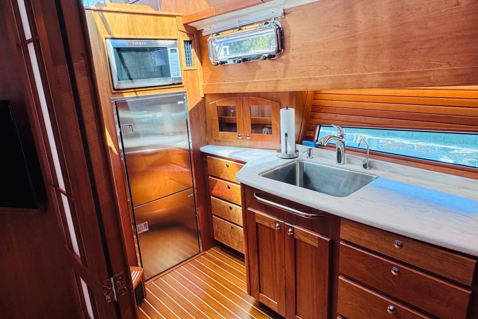 2024 Sabre 48 Salon Express - Photo 88