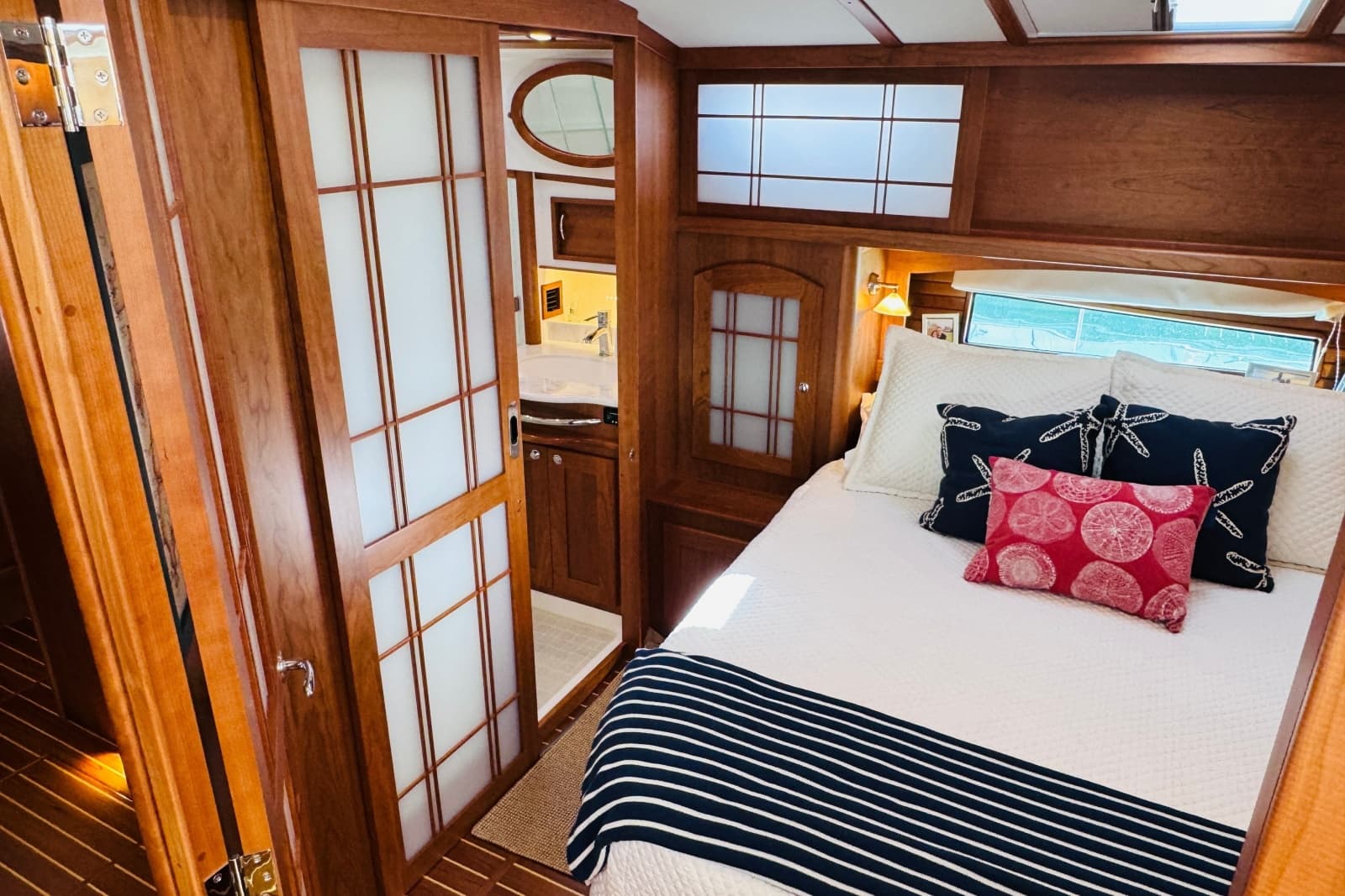 2024 Sabre 48 Salon Express - Photo 85
