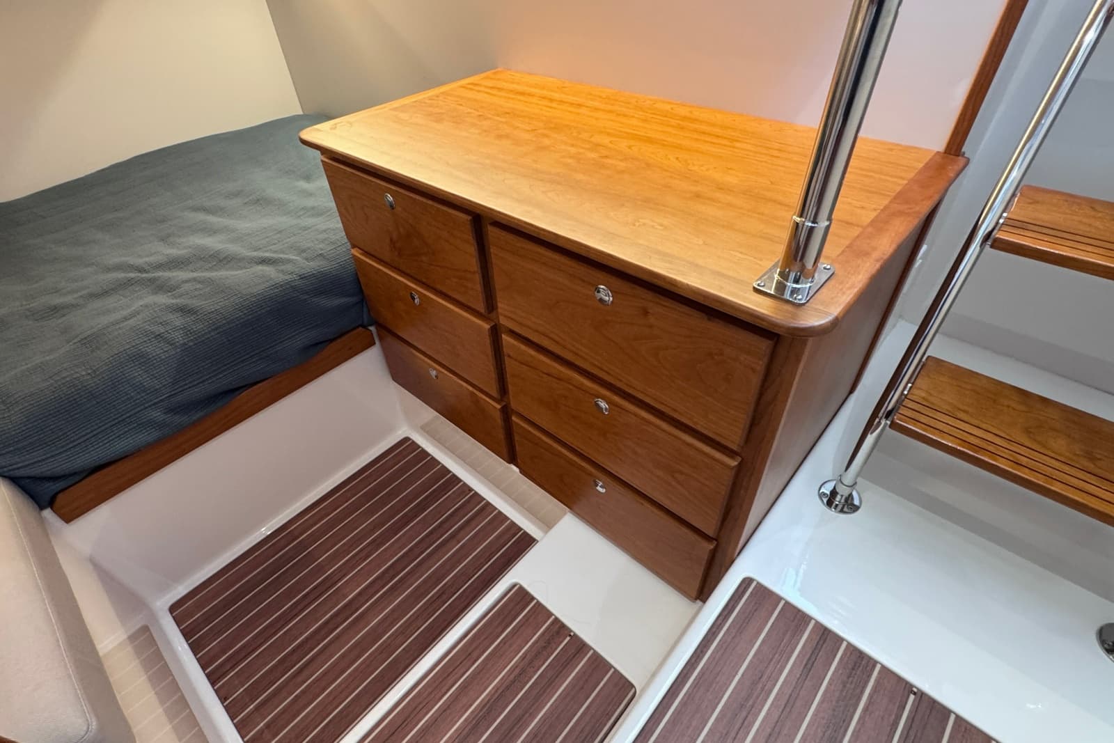 2024 Sabre 48 Salon Express - Photo 47