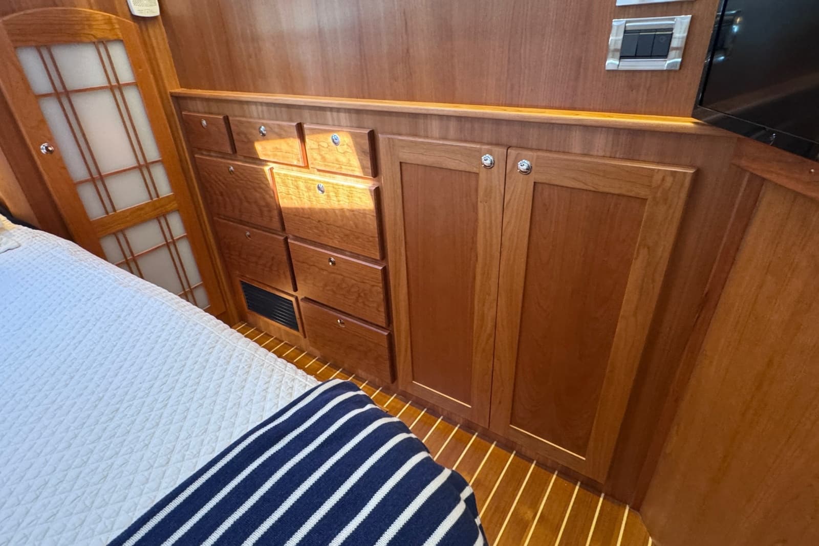 2024 Sabre 48 Salon Express - Photo 25