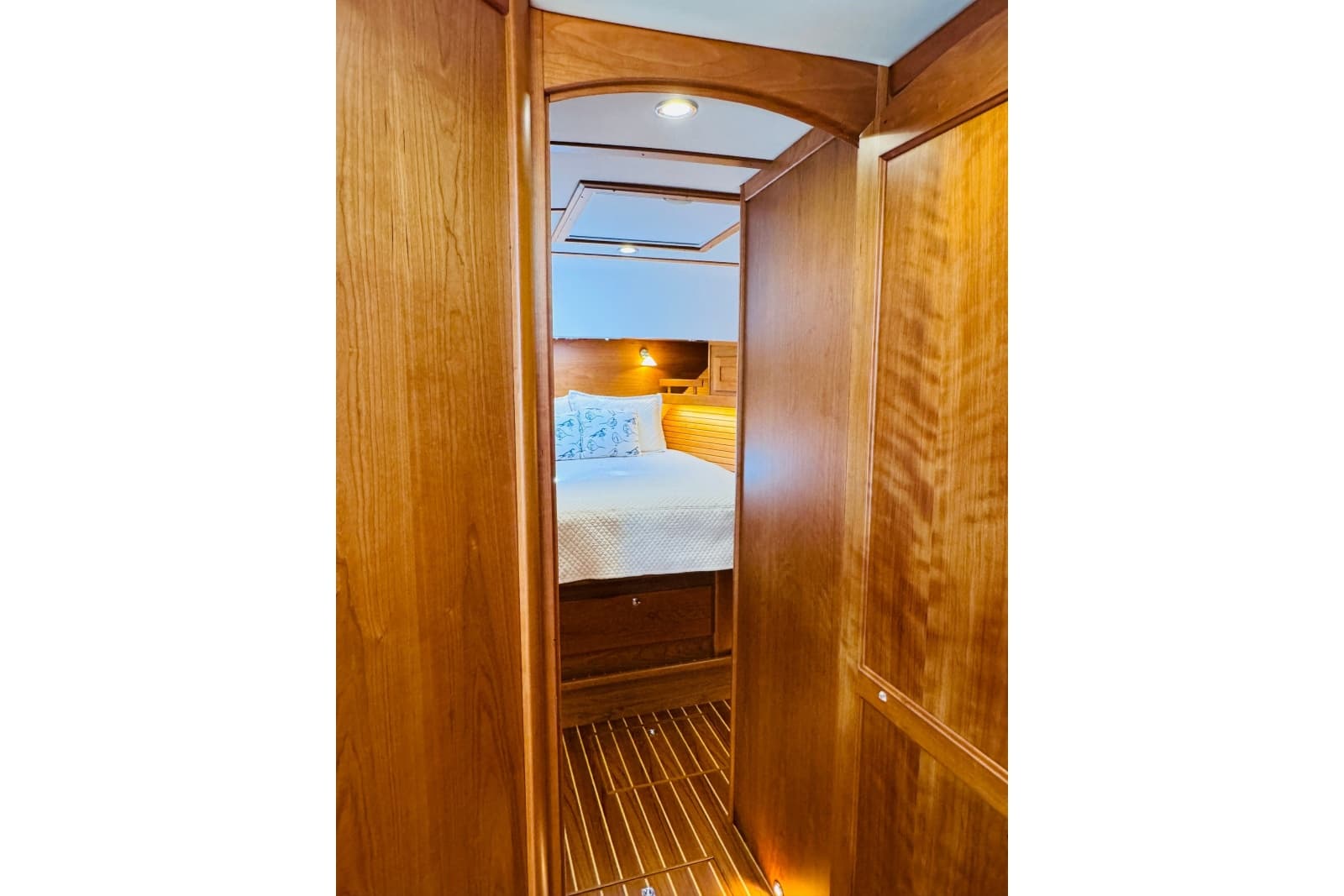 2024 Sabre 48 Salon Express - Photo 84