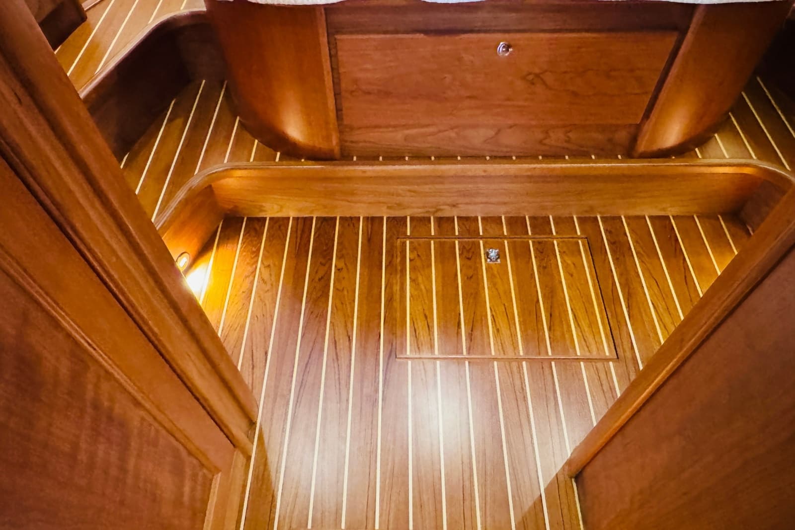 2024 Sabre 48 Salon Express - Photo 93