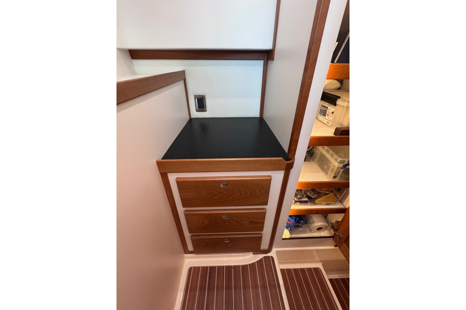 2024 Sabre 48 Salon Express - Photo 54