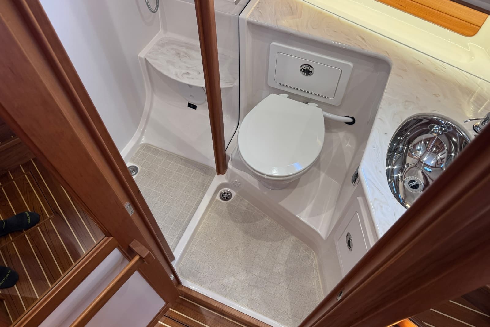 2024 Sabre 48 Salon Express - Photo 10