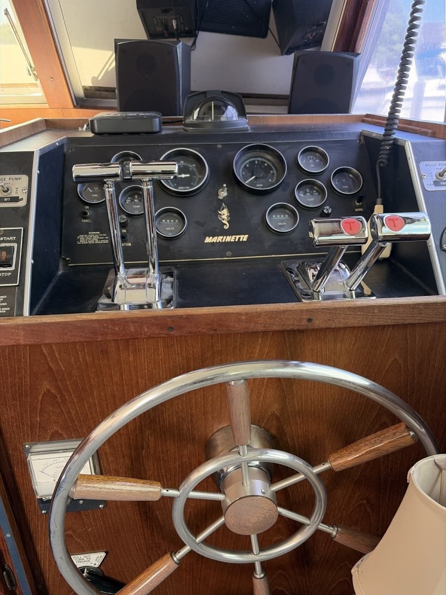 1985 Marinette 39 DC - Photo 22