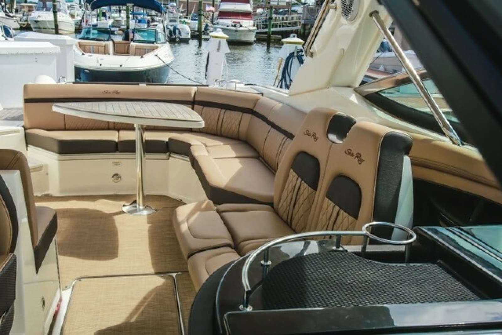 2018 Sea Ray SLX 350 - Photo 10
