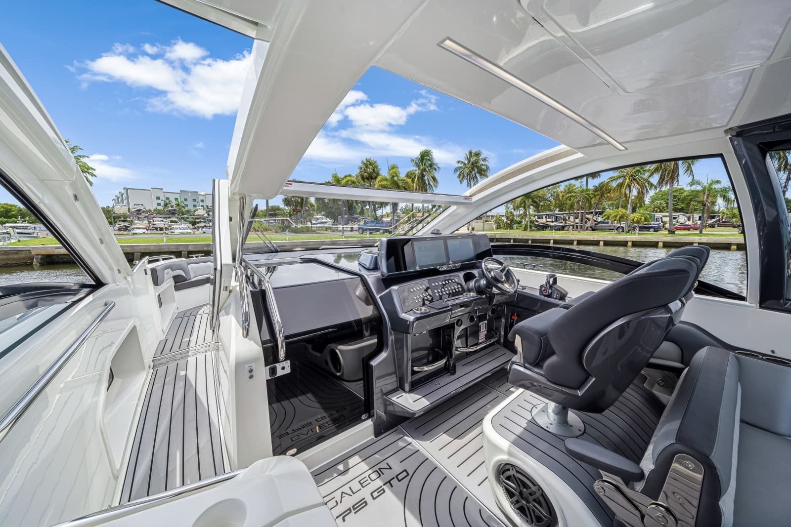2023 Galeon 375 GTO - Photo 23
