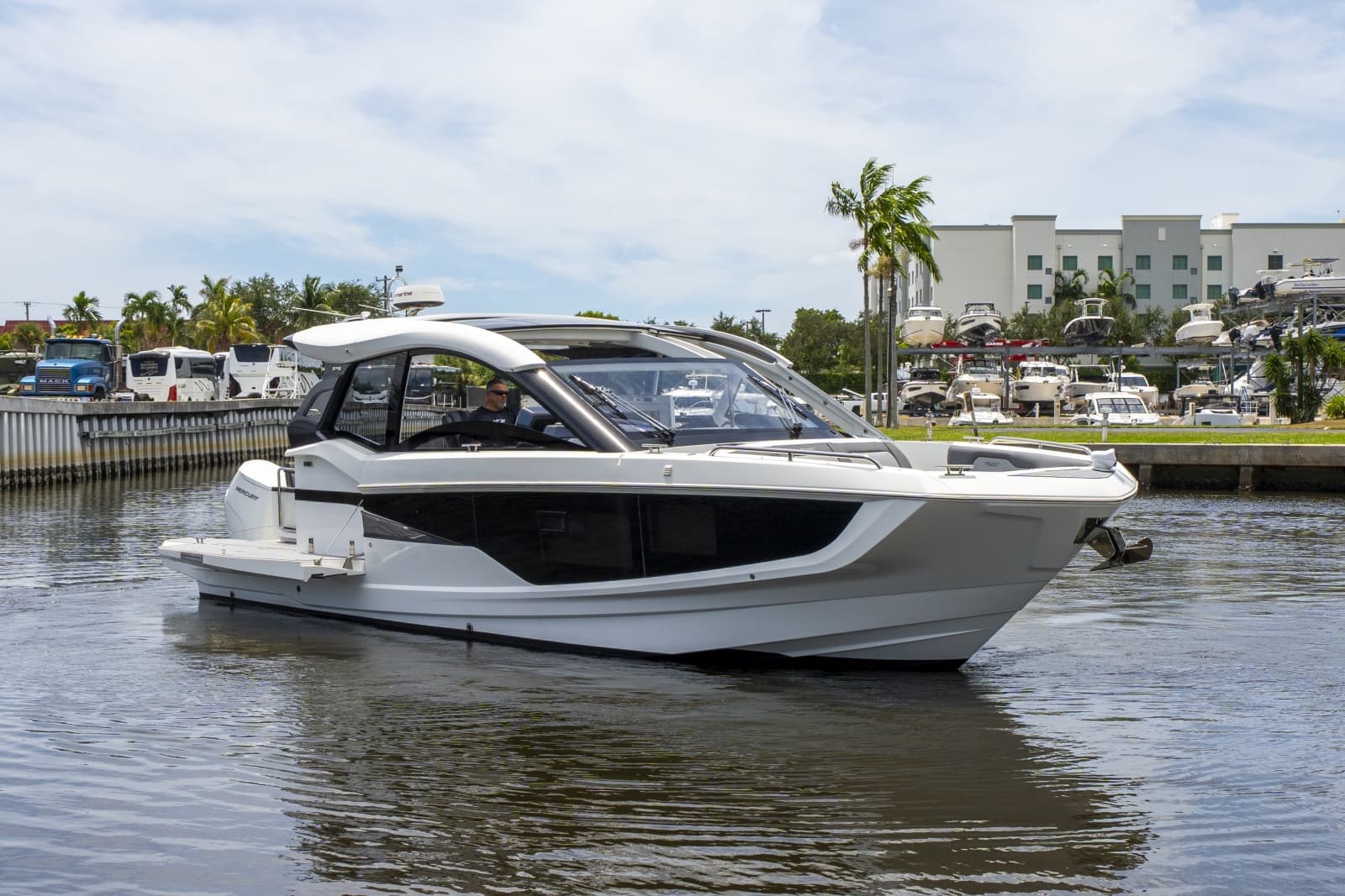 2023 Galeon 375 GTO - Photo 2