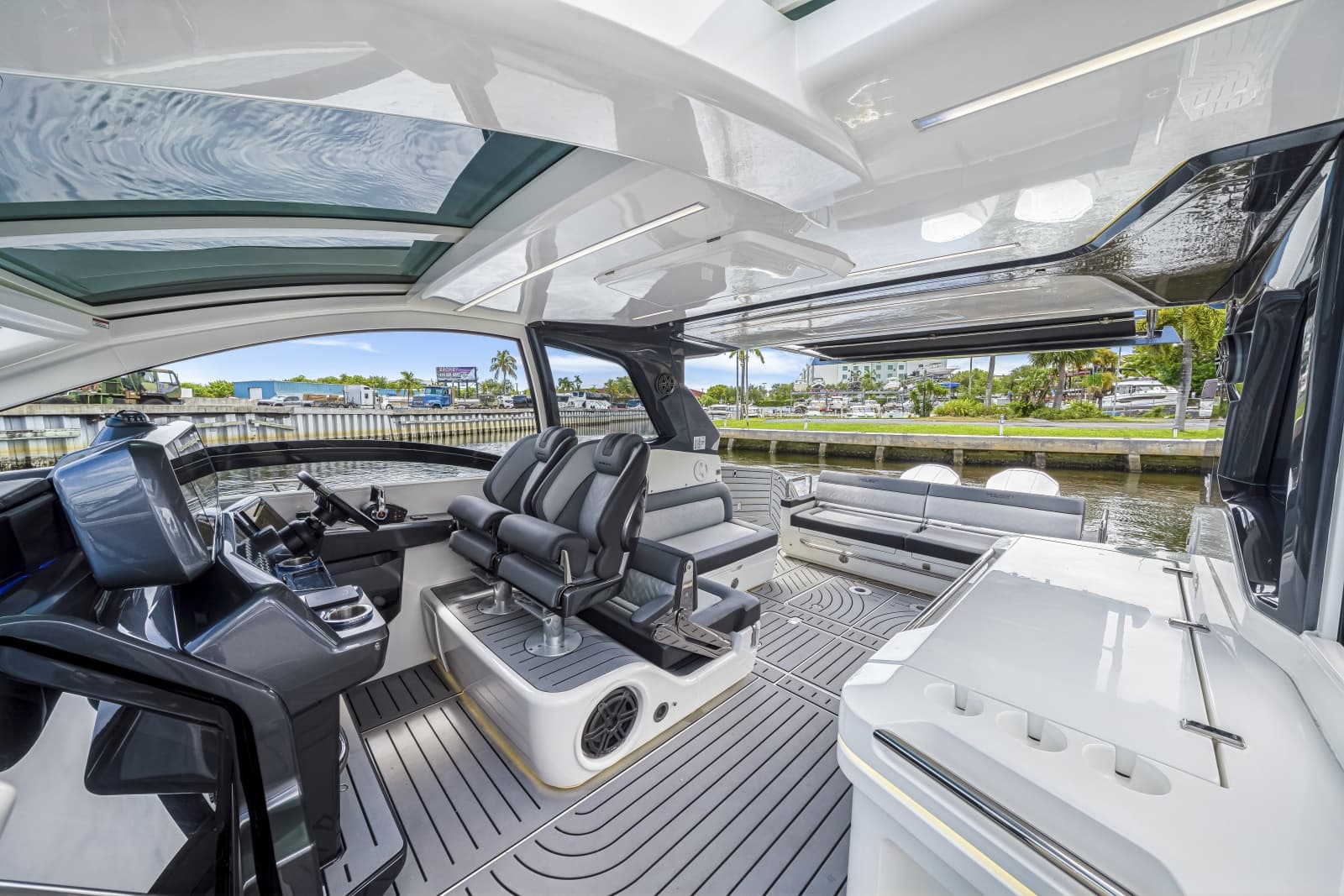 2023 Galeon 375 GTO - Photo 17