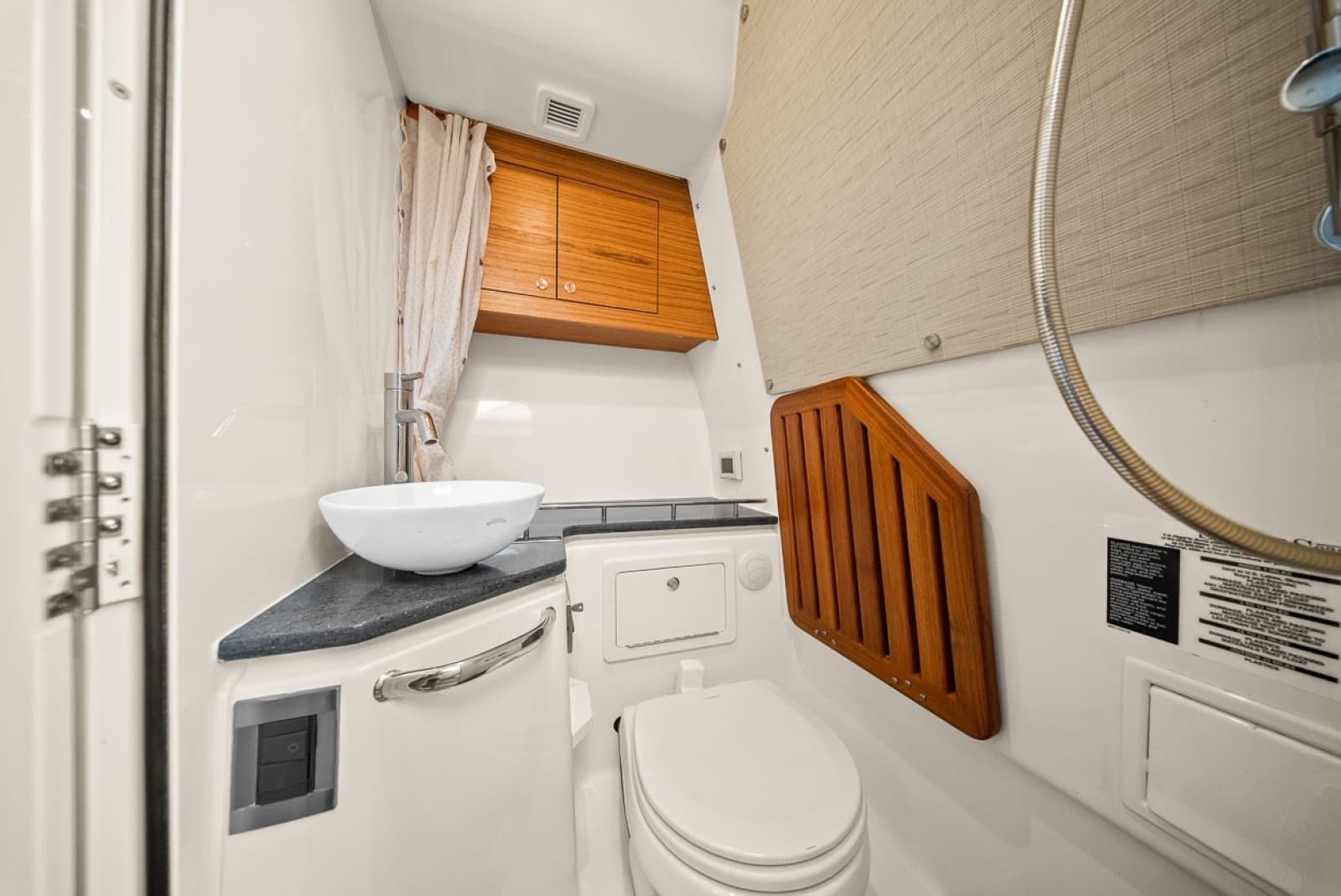 2020 Boston Whaler 380 Realm - Photo 12