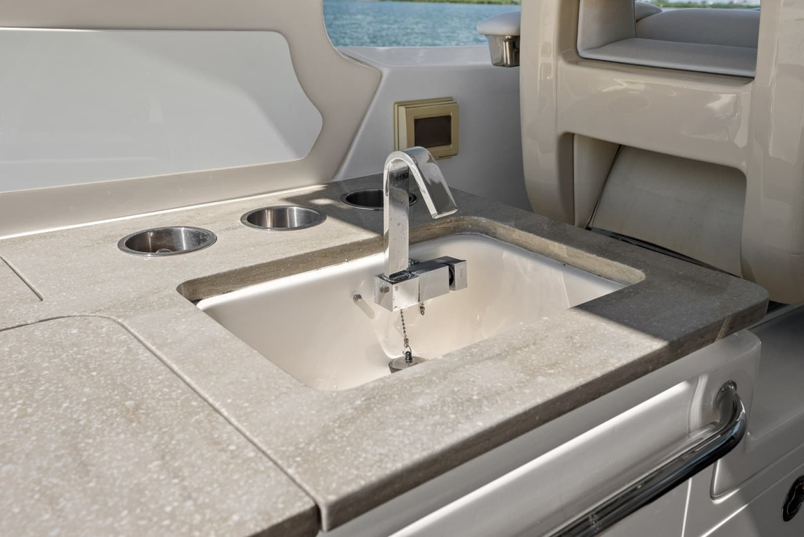 2020 Boston Whaler 380 Realm - Photo 19