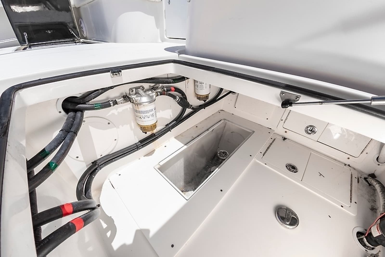 2022 SeaHunter 38 CTS - Photo 26