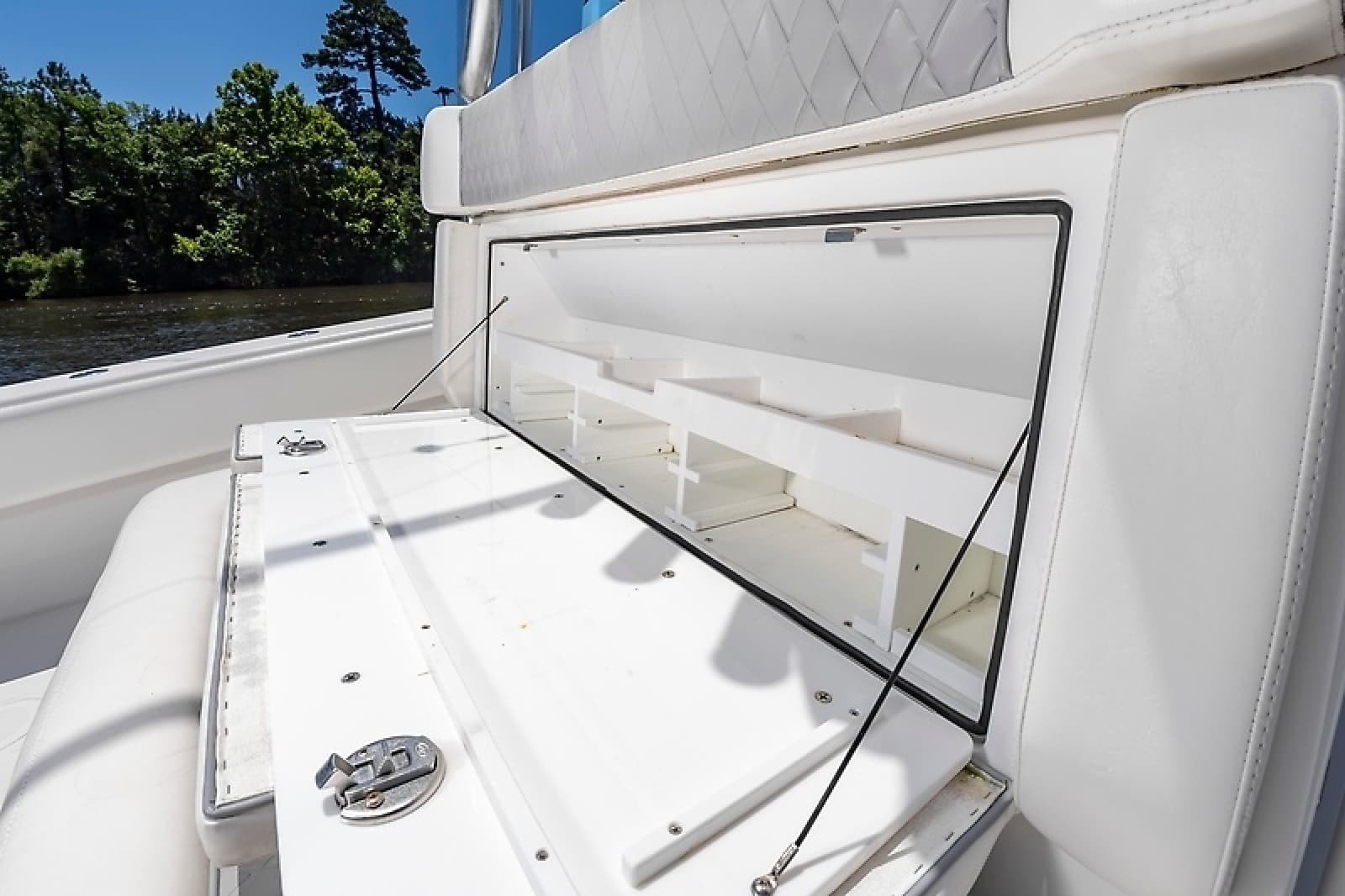 2022 SeaHunter 38 CTS - Photo 23
