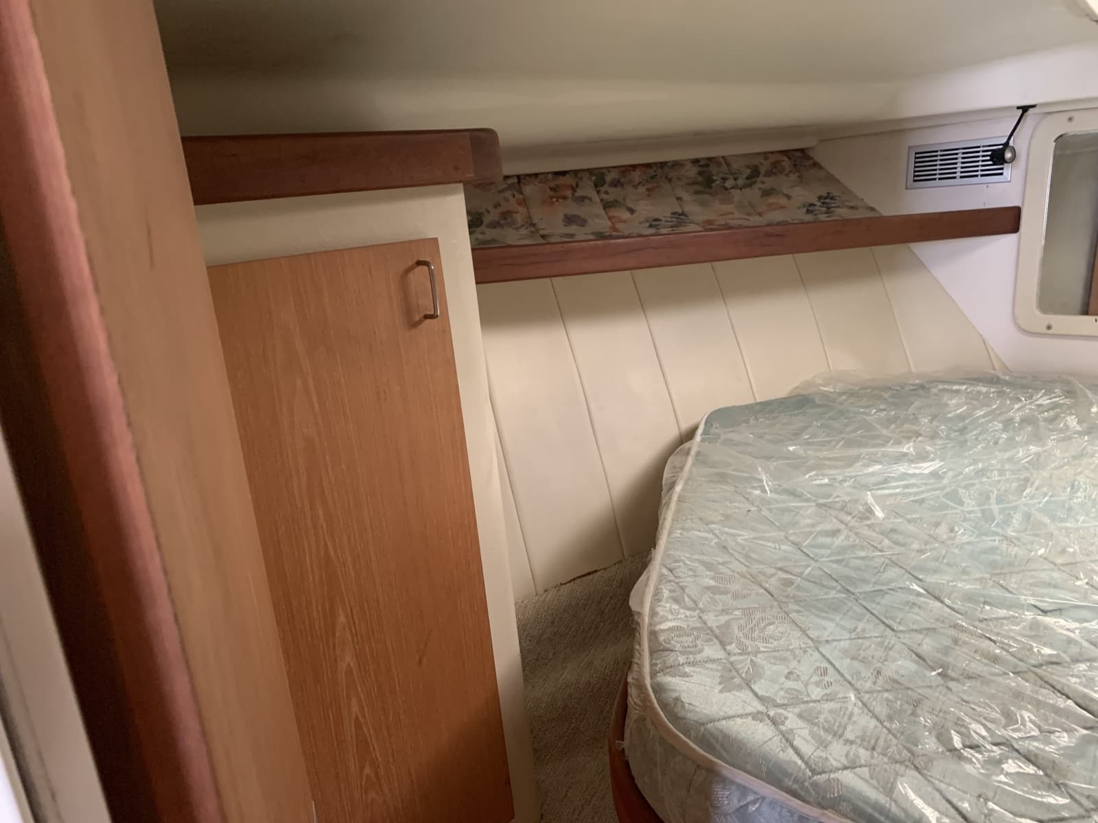 1996 Mainship 40 Sedan Bridge - Photo 3
