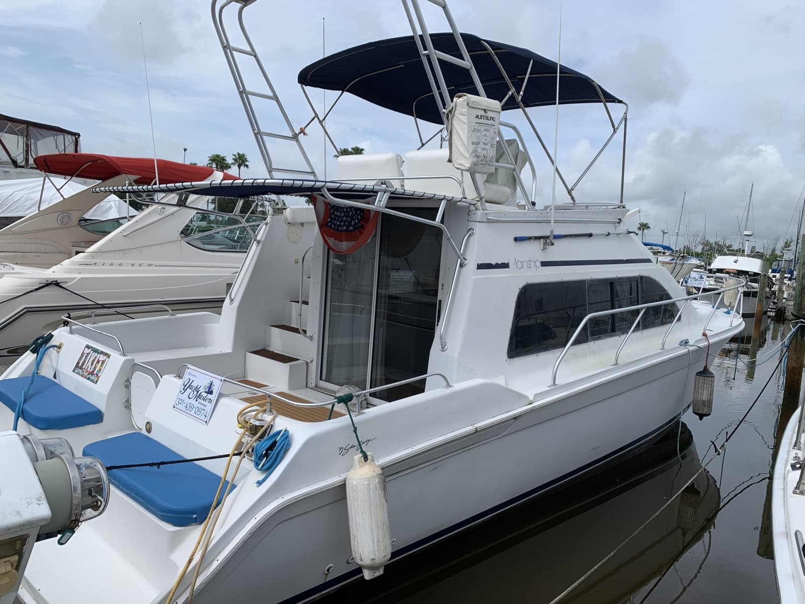 1996 Mainship 40 Sedan Bridge - Photo 13
