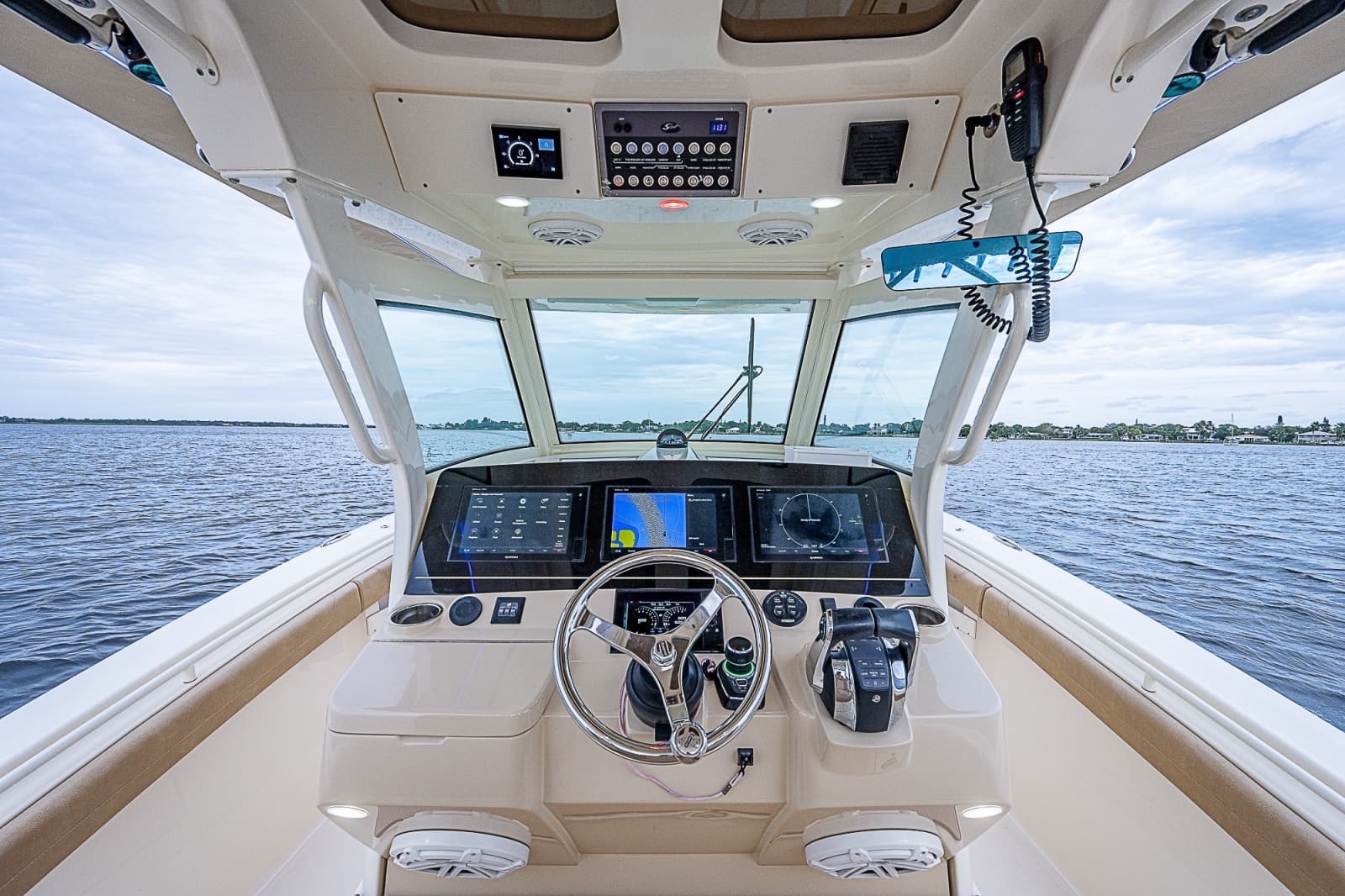 2018 Scout 355 LXF - Photo 32