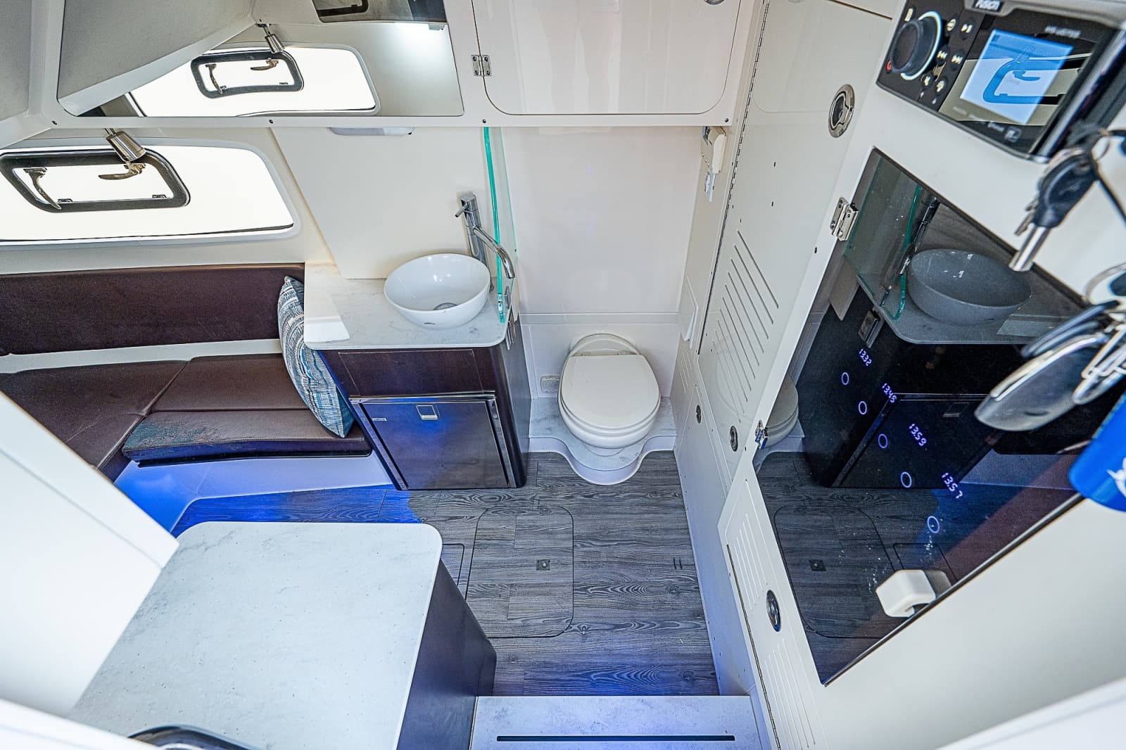2018 Scout 355 LXF - Photo 24