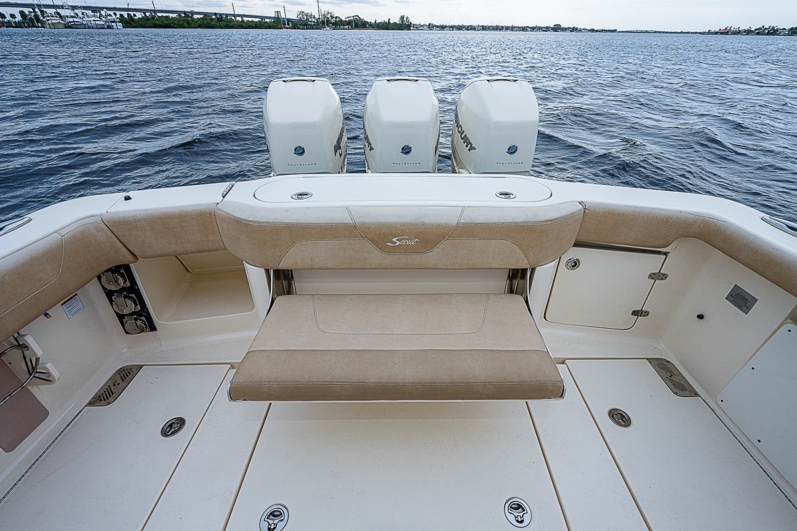 2018 Scout 355 LXF - Photo 40
