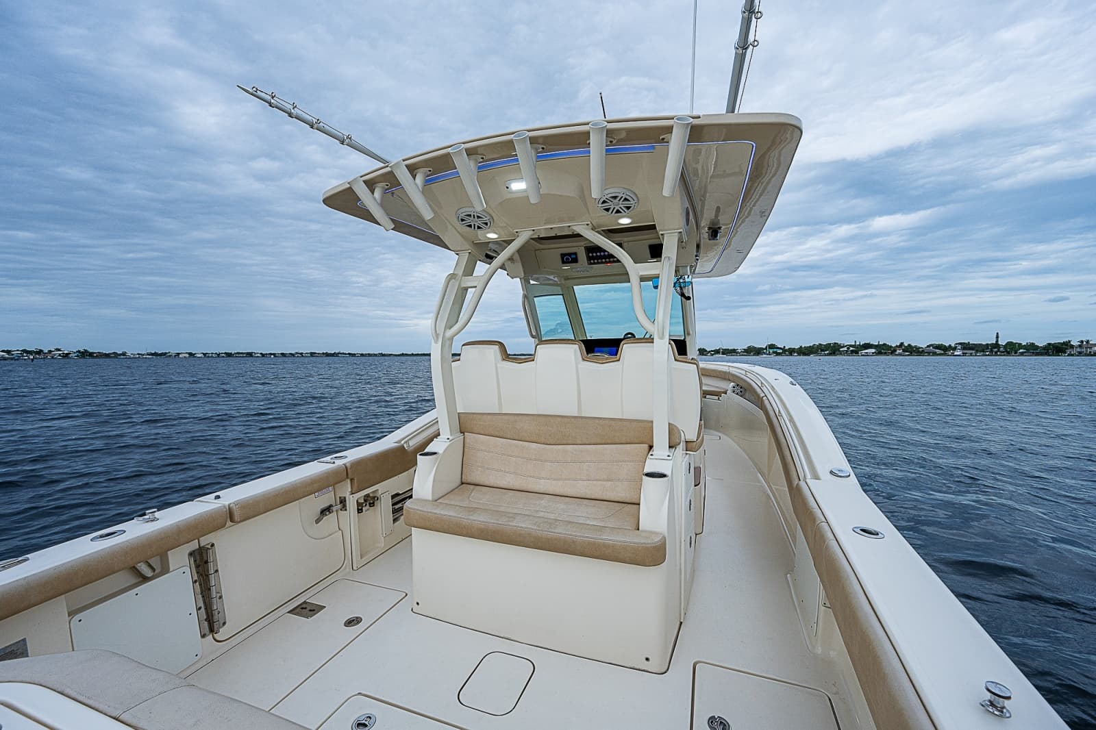 2018 Scout 355 LXF - Photo 45