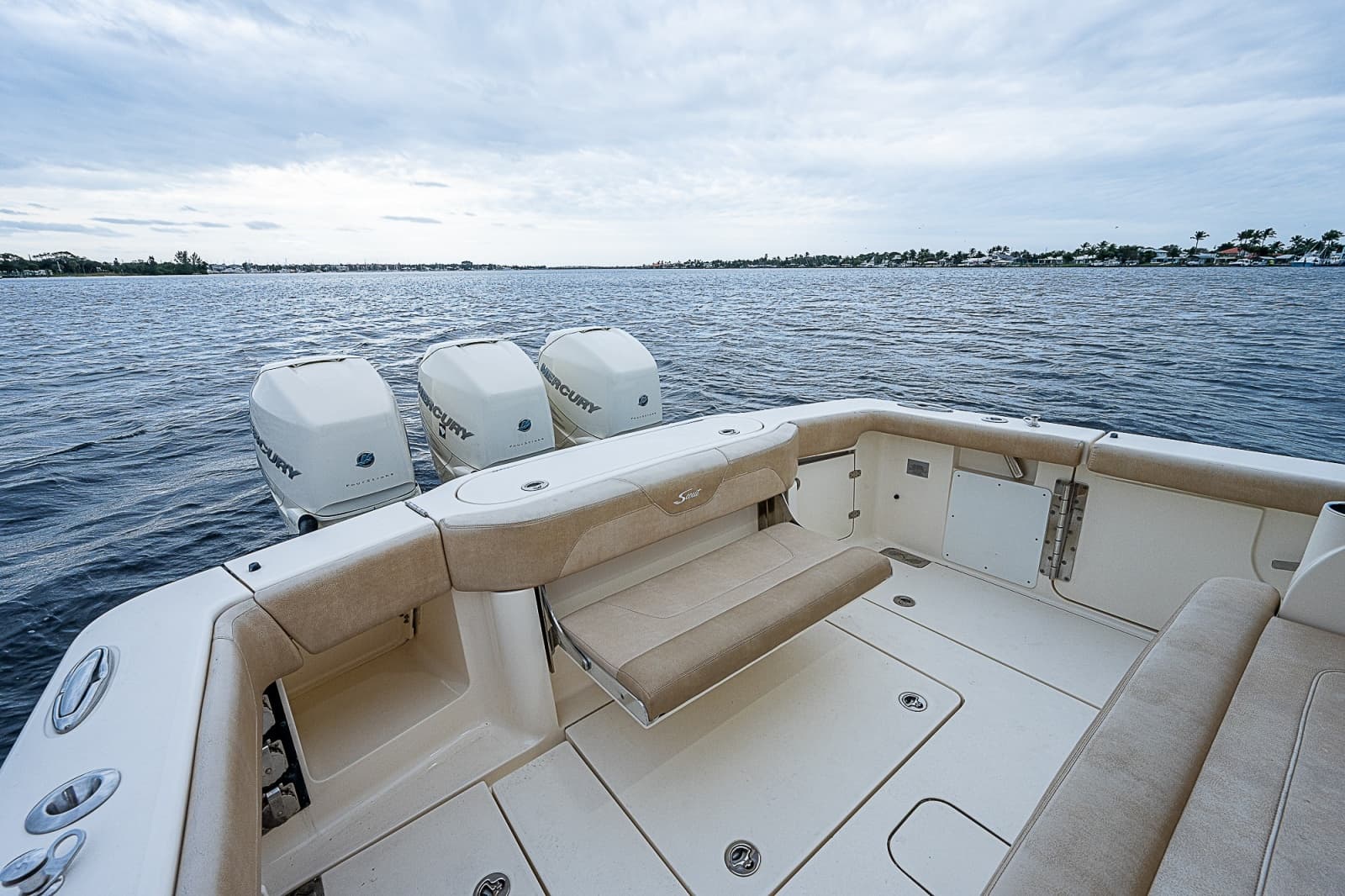 2018 Scout 355 LXF - Photo 41