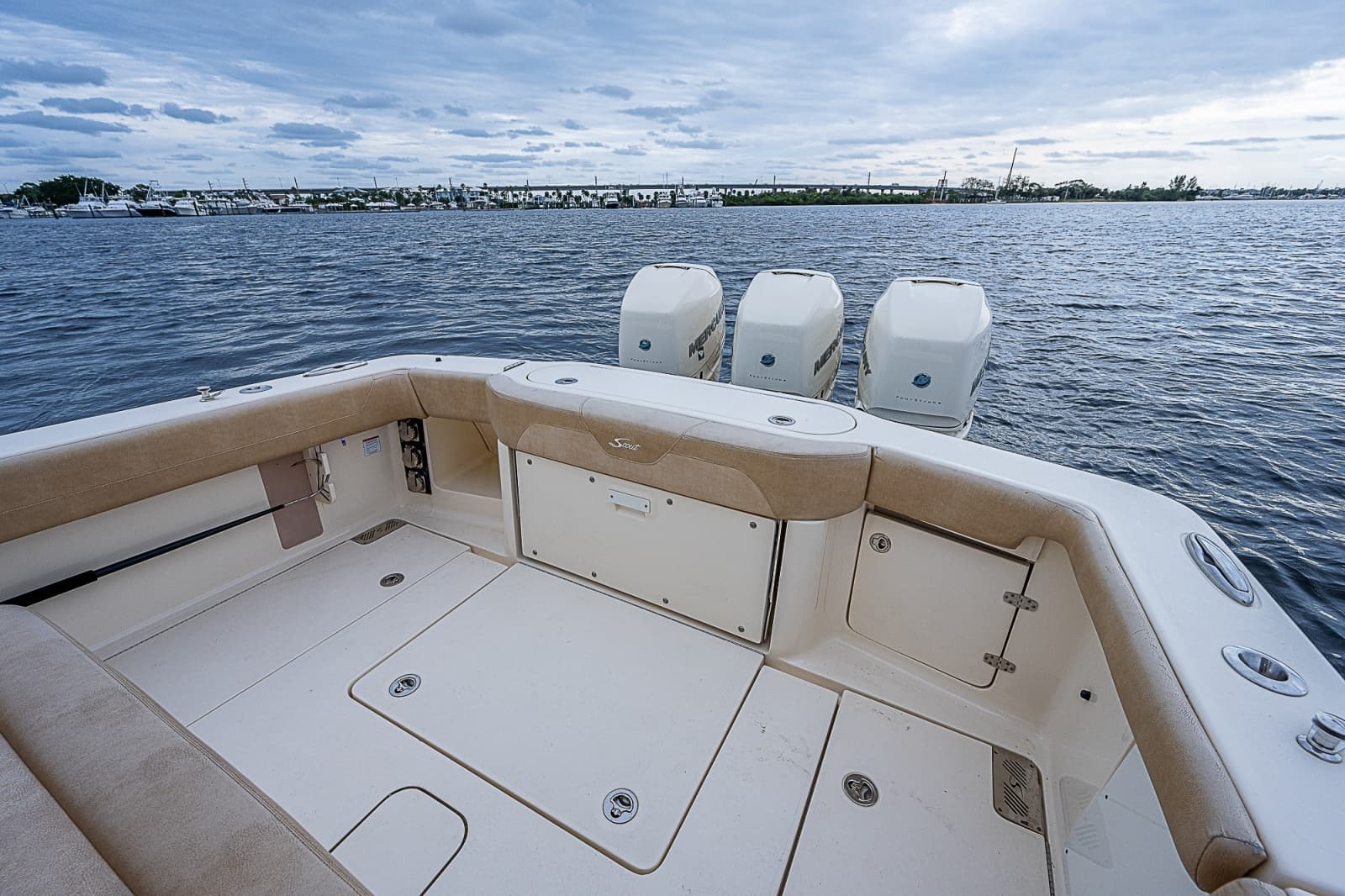 2018 Scout 355 LXF - Photo 36