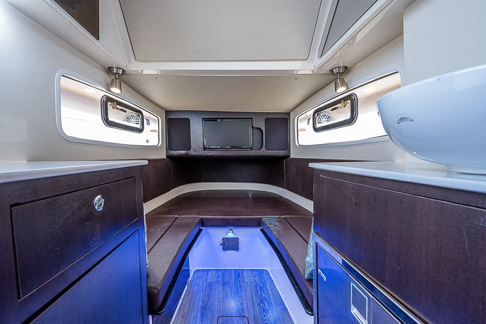 2018 Scout 355 LXF - Photo 25