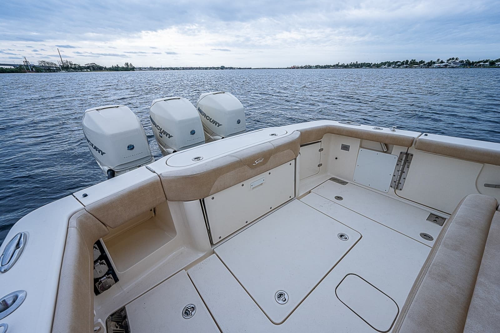 2018 Scout 355 LXF - Photo 38
