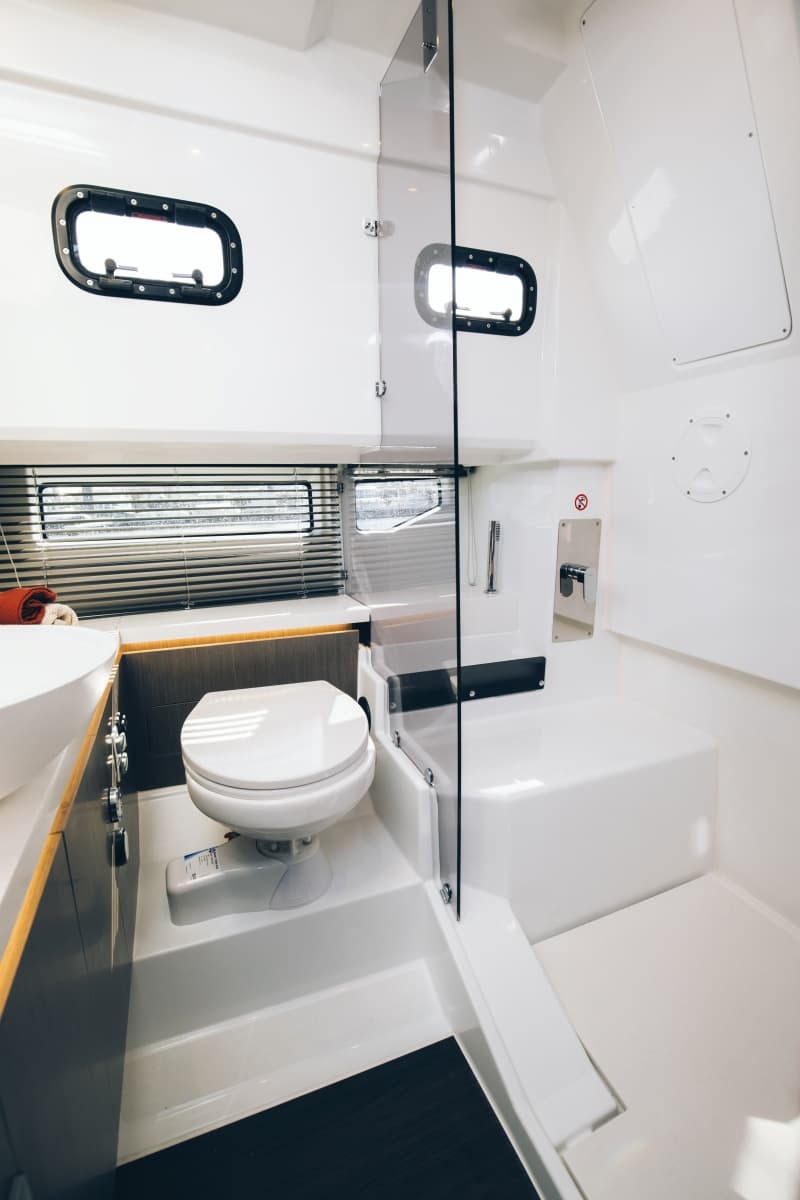 2027 Wellcraft 38 Explorer - Photo 9