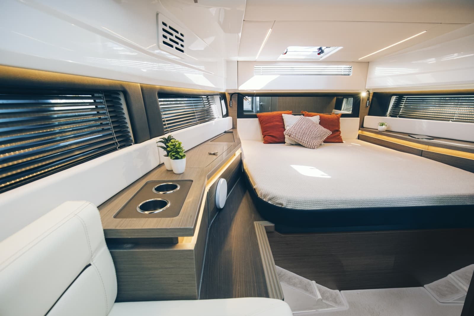 2027 Wellcraft 38 Explorer - Photo 8