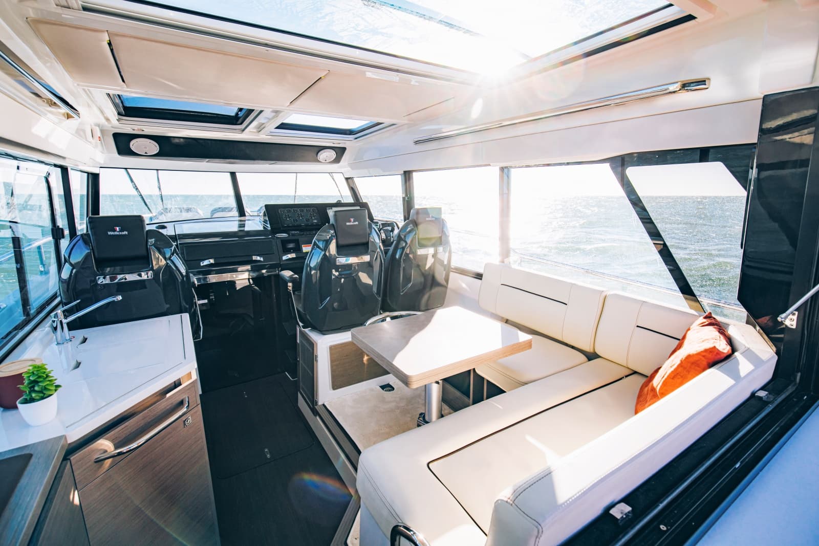 2027 Wellcraft 38 Explorer - Photo 3