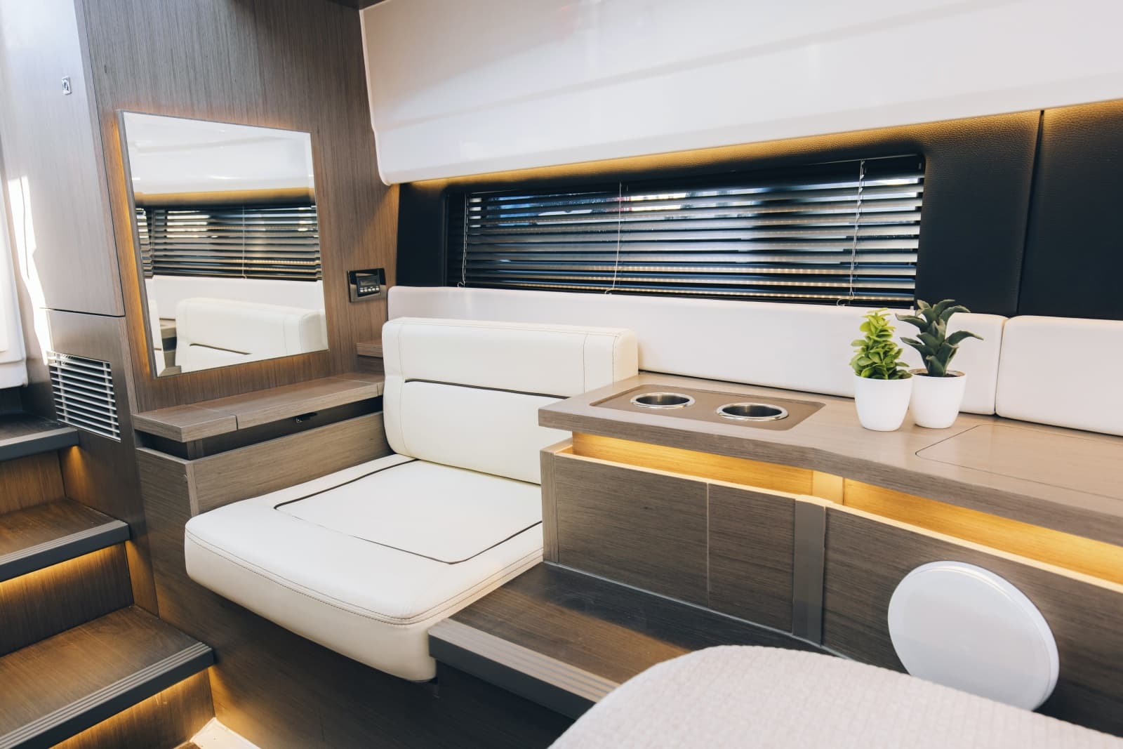 2027 Wellcraft 38 Explorer - Photo 10