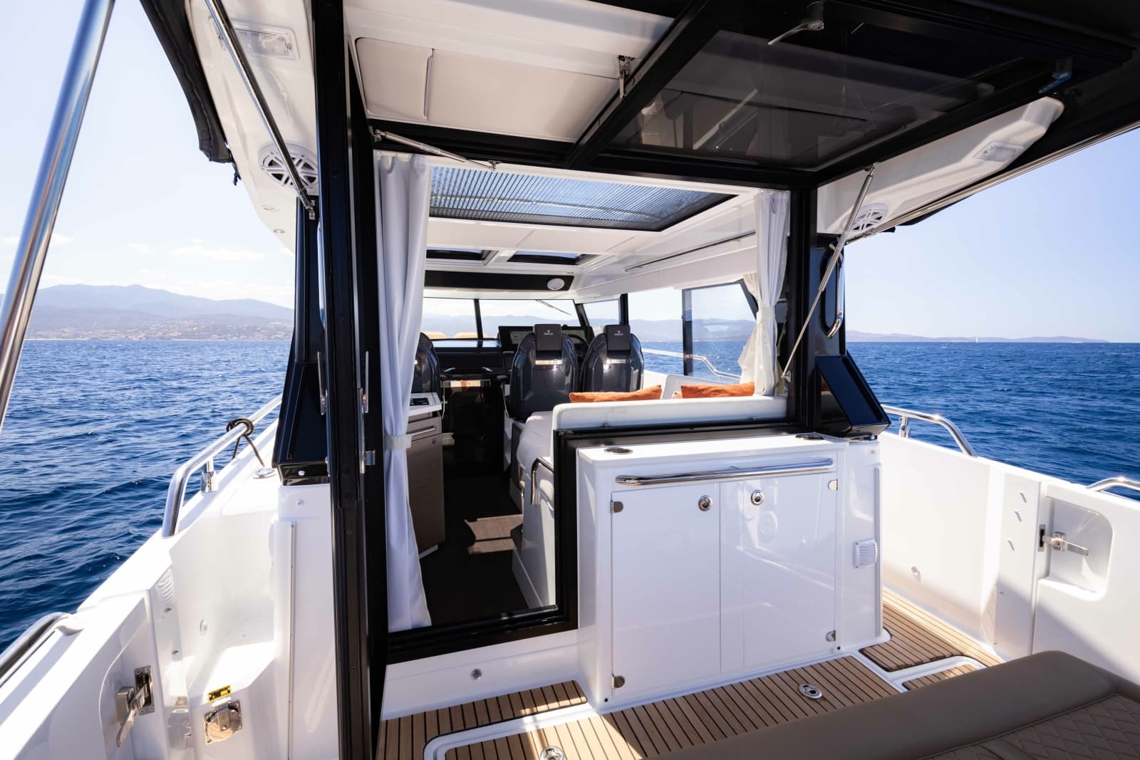 2027 Wellcraft 38 Explorer - Photo 2