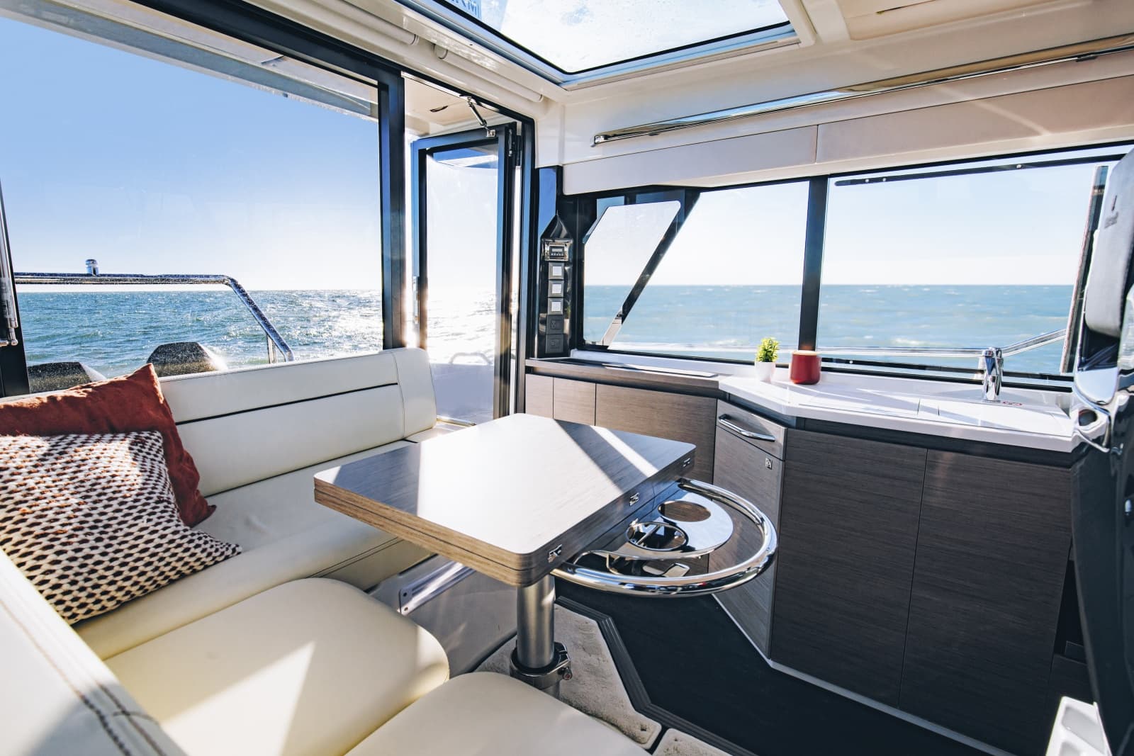 2027 Wellcraft 38 Explorer - Photo 5