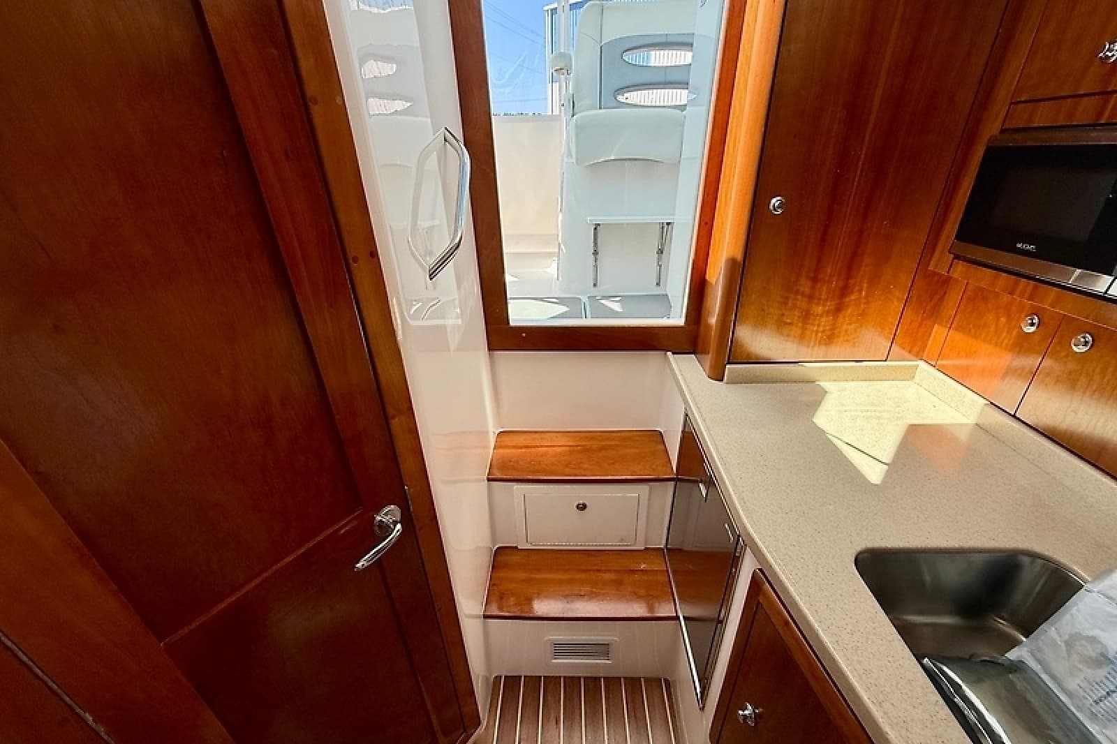 2018 Albemarle 29 Express - Photo 17