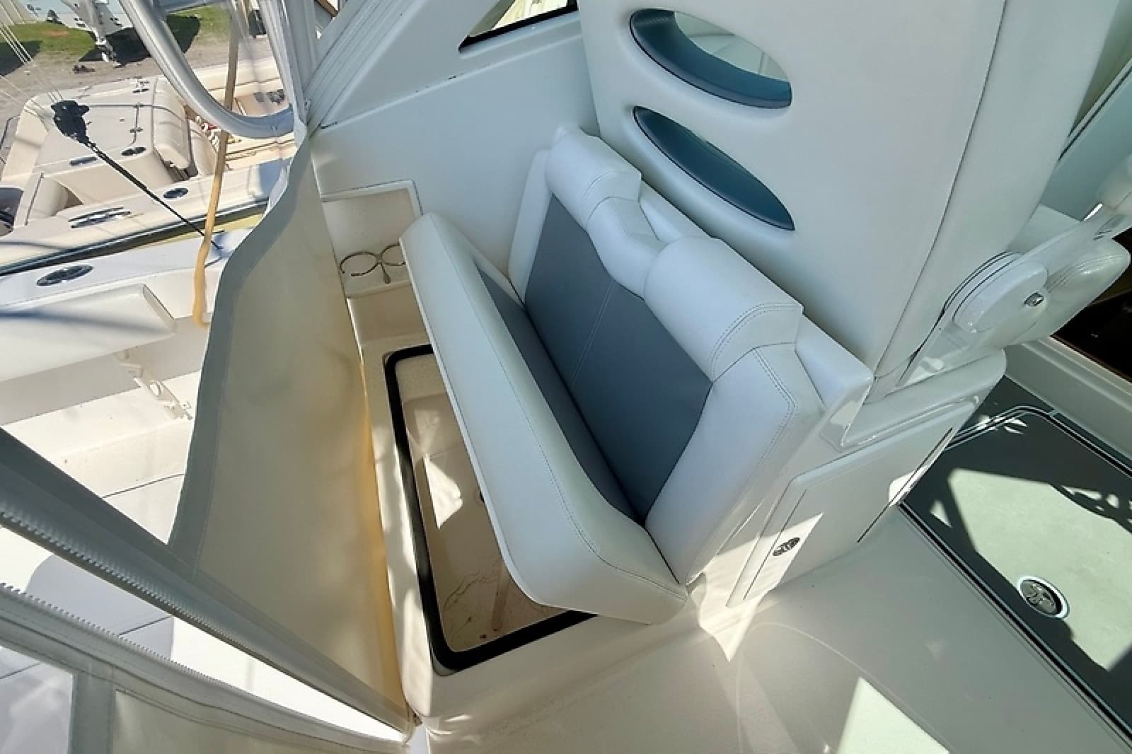 2018 Albemarle 29 Express - Photo 16