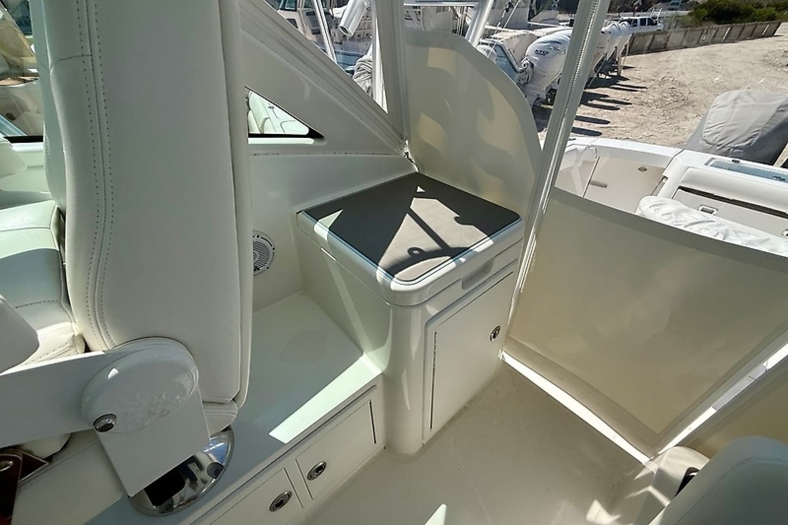 2018 Albemarle 29 Express - Photo 15