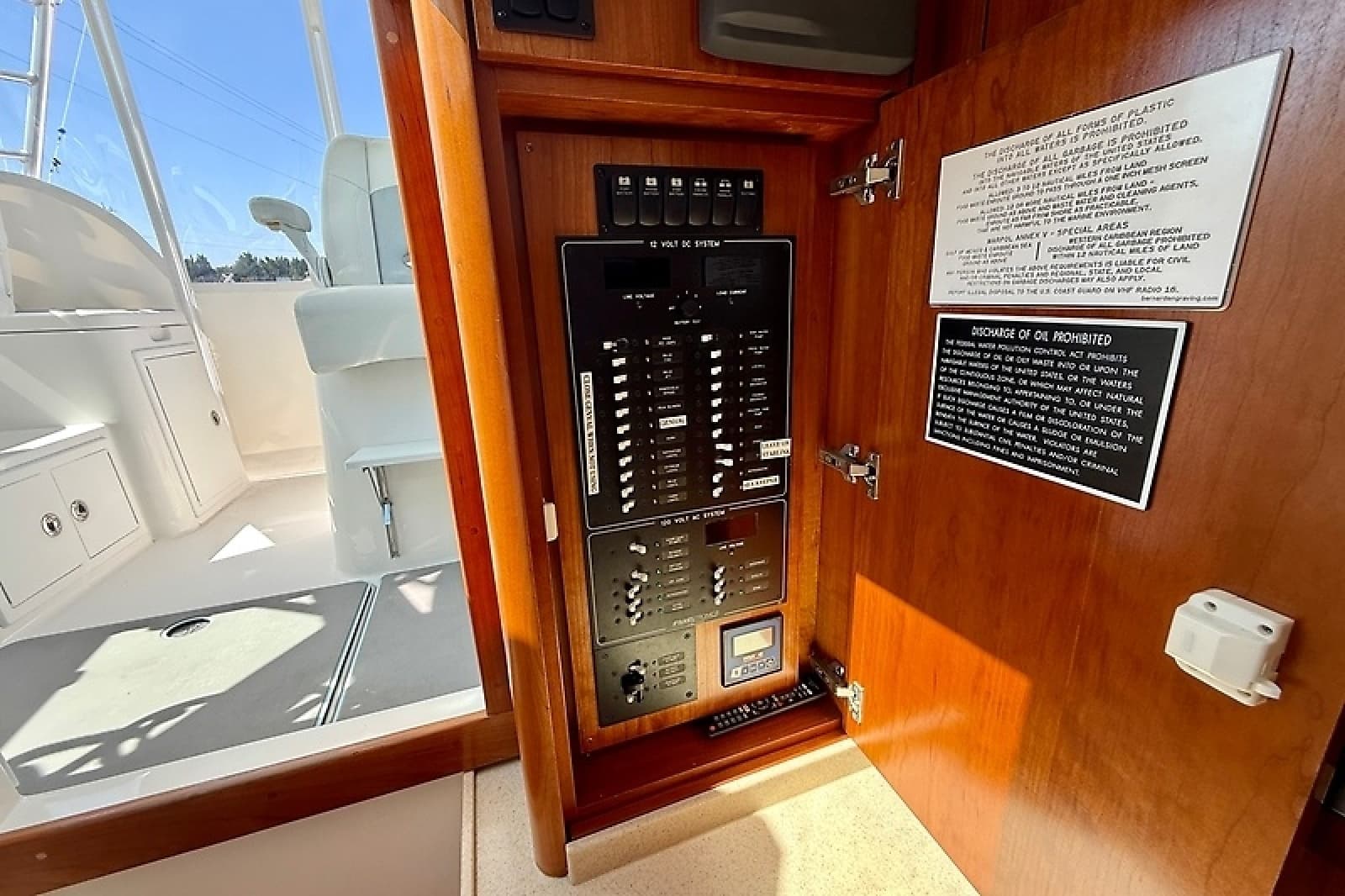 2018 Albemarle 29 Express - Photo 18