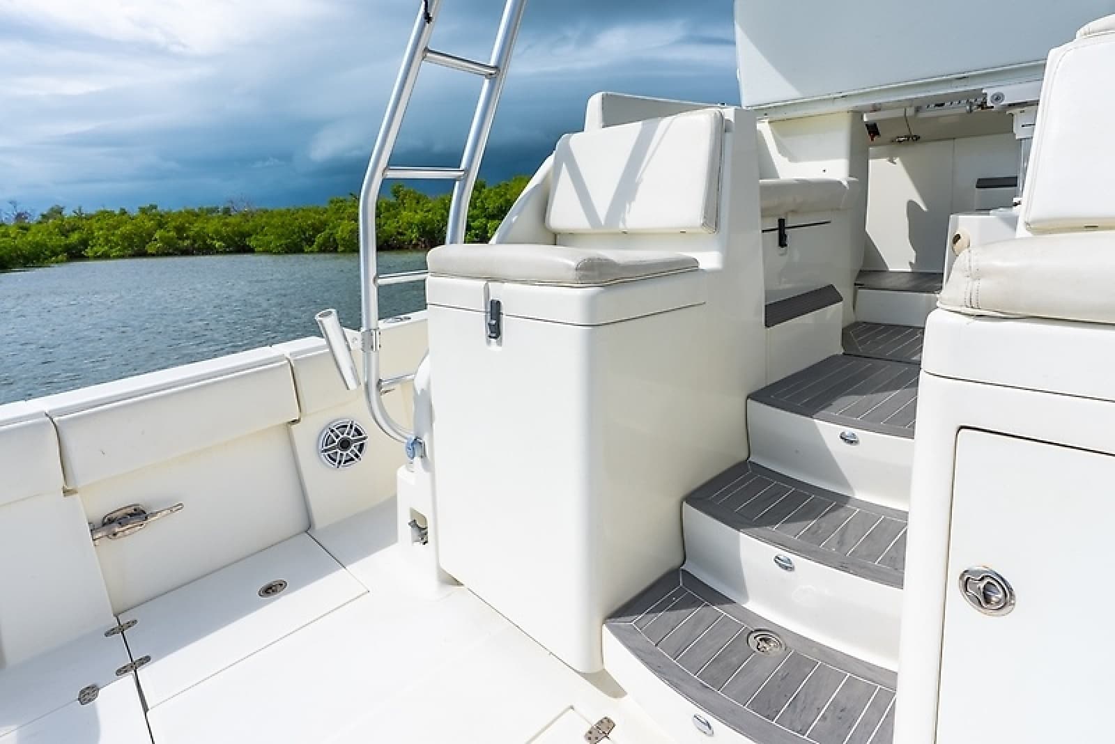 2015 SeaVee 430 Fisharound - Photo 10