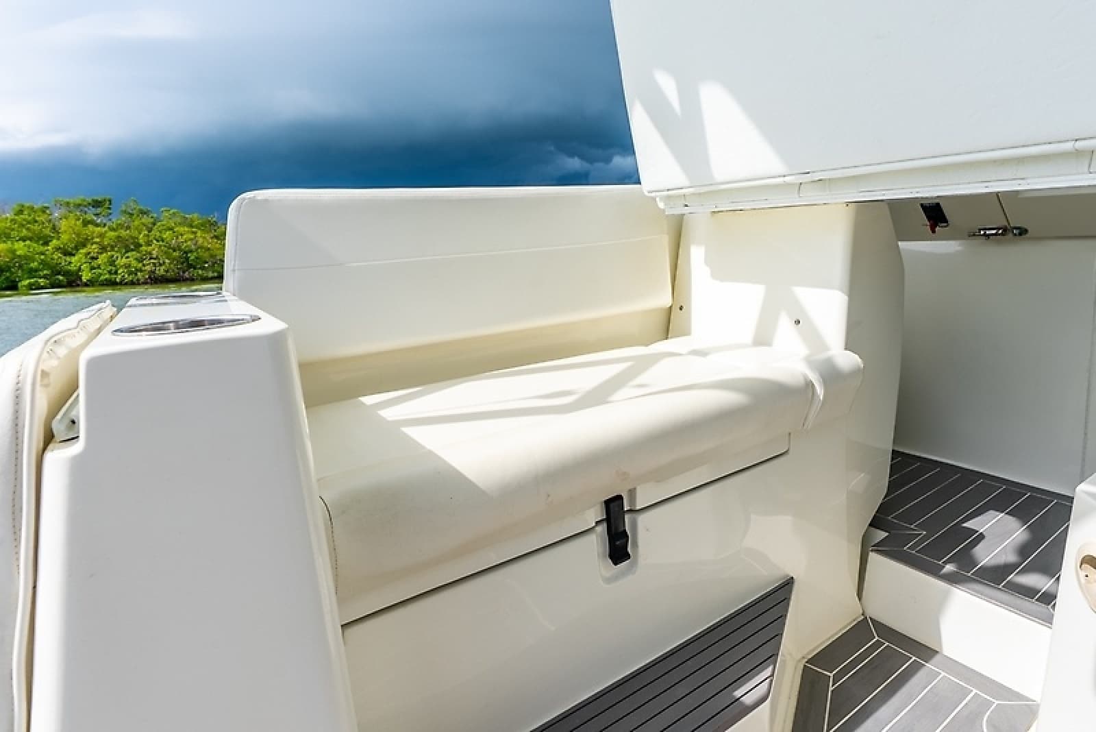 2015 SeaVee 430 Fisharound - Photo 20