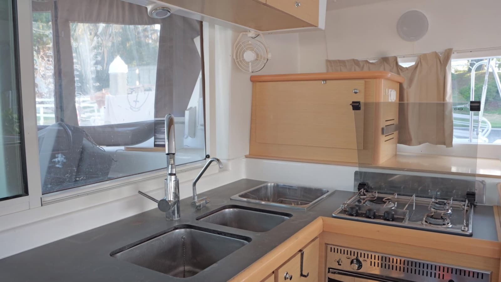 2014 Lagoon 421 - Photo 20