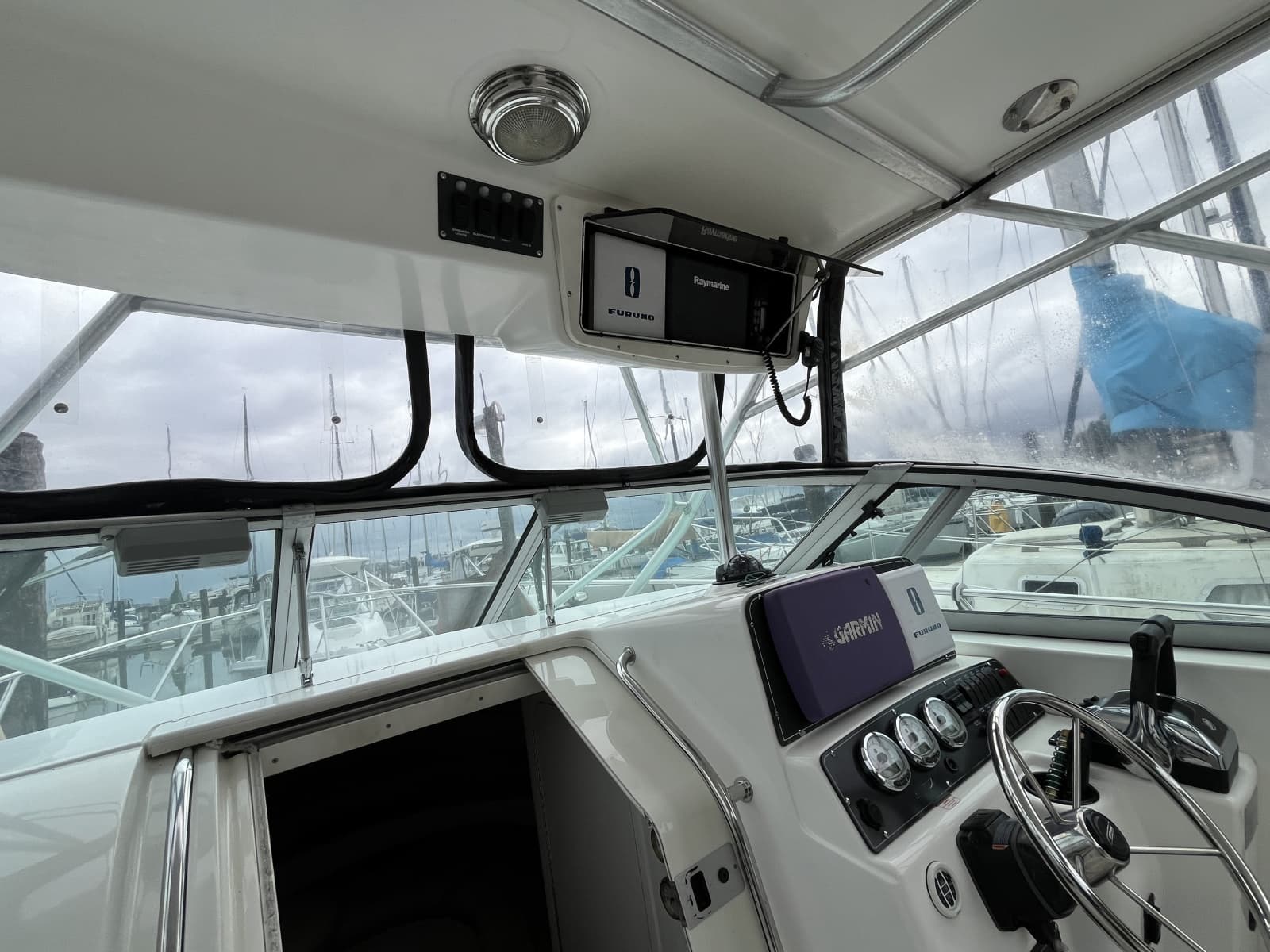 2001 Boston Whaler Conquest 28 - Photo 23