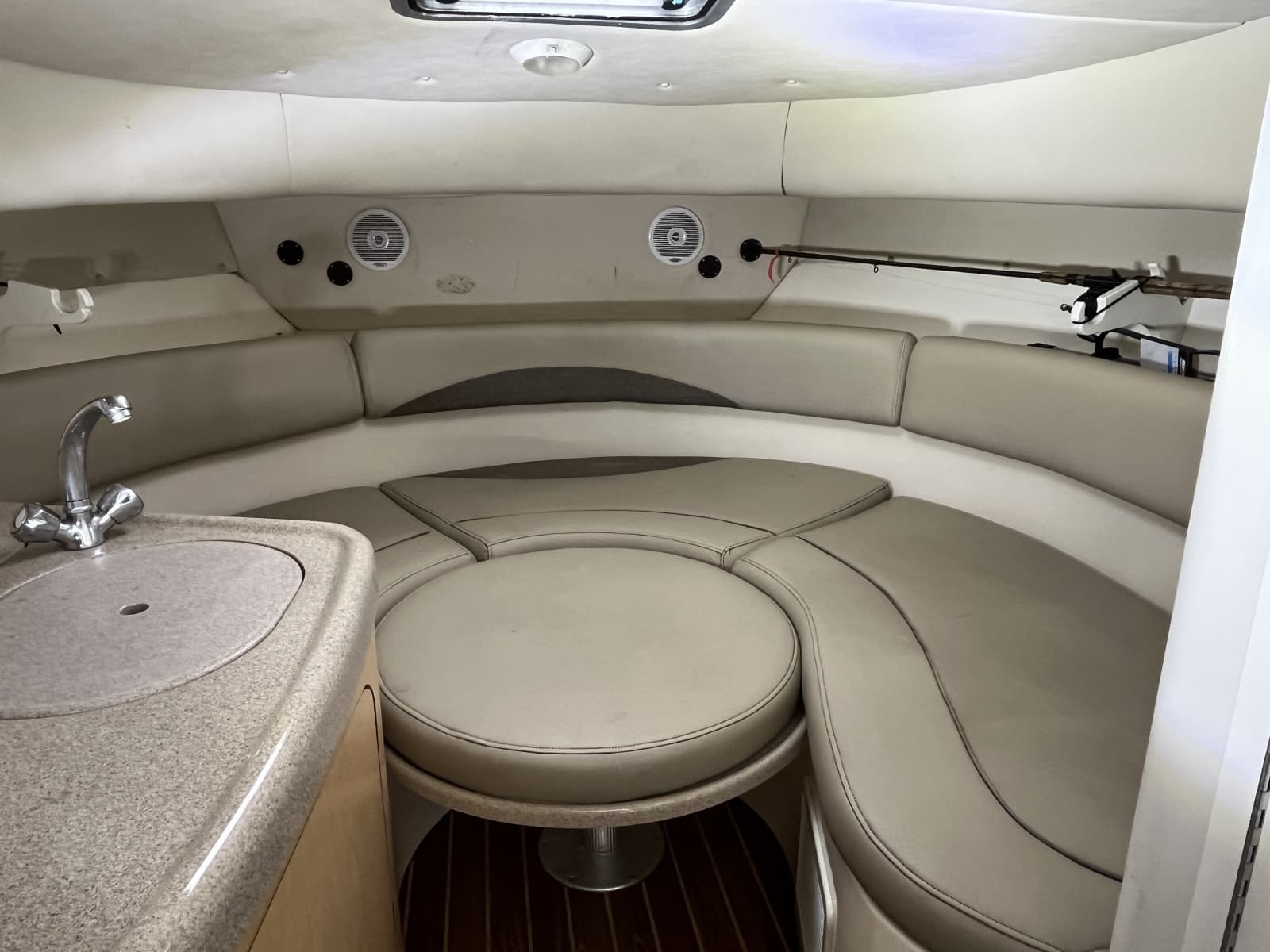 2001 Boston Whaler Conquest 28 - Photo 10